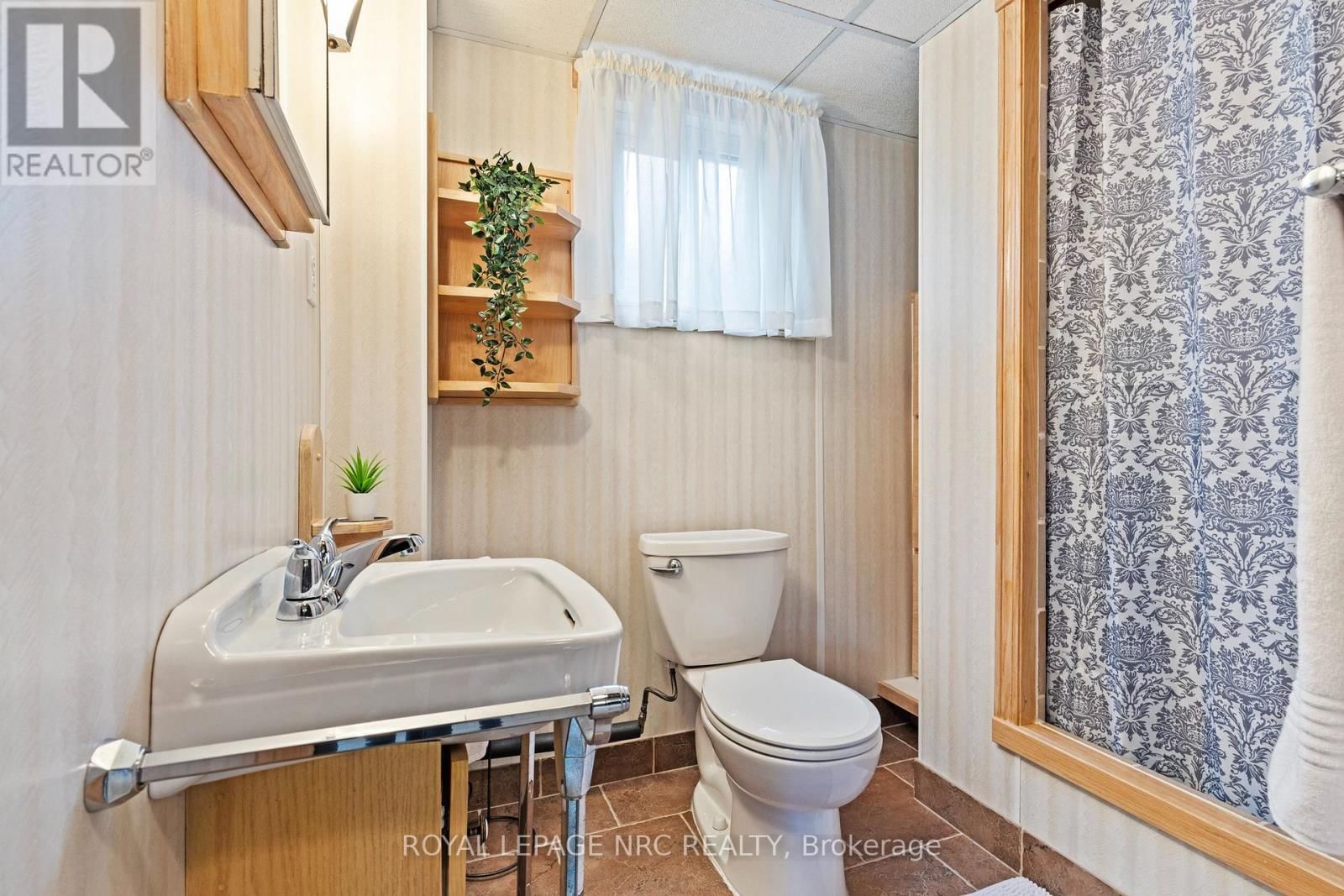 6722 MARGARET STREET Image 13