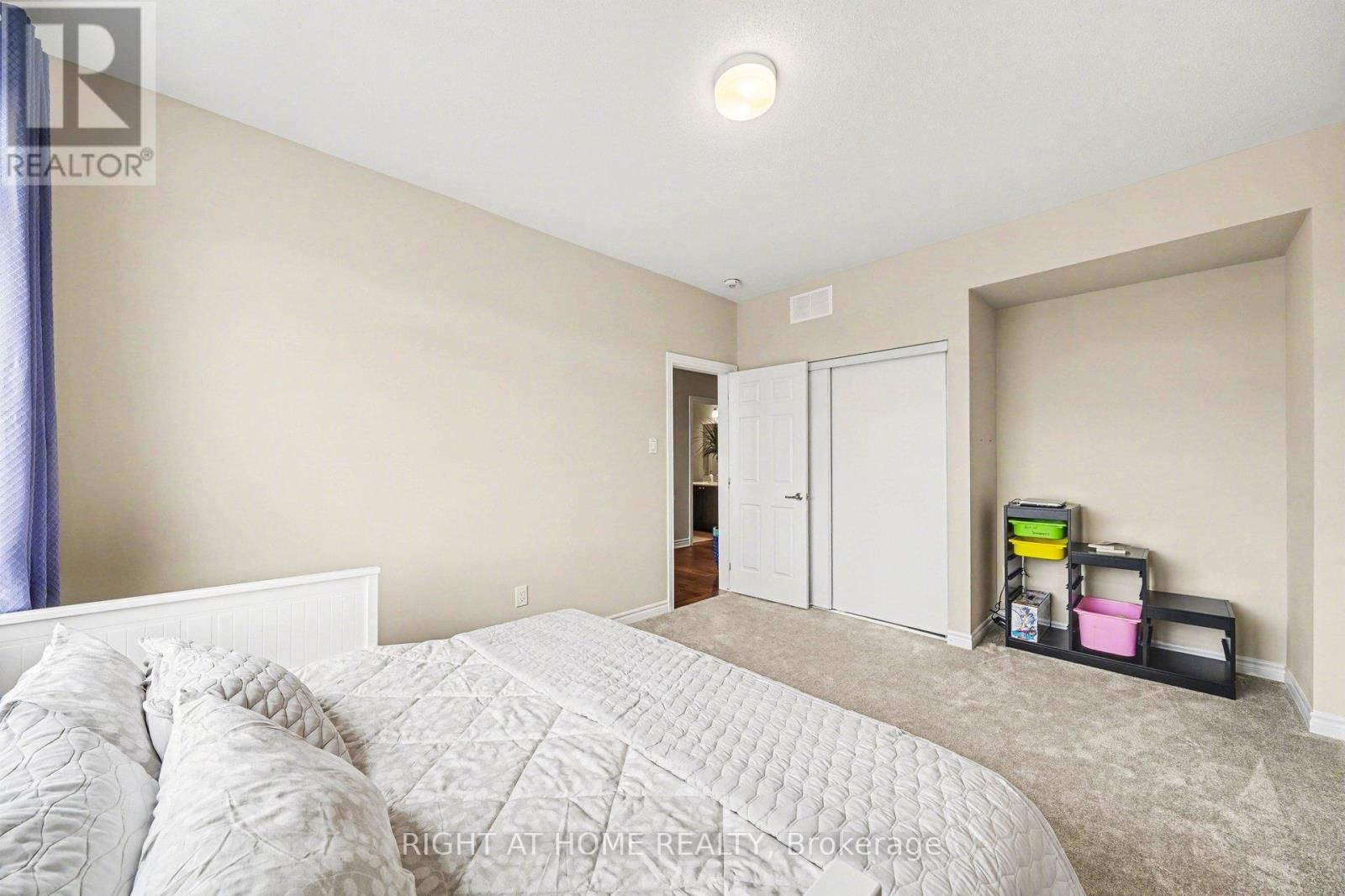 1089 APOLUNE STREET Image 31