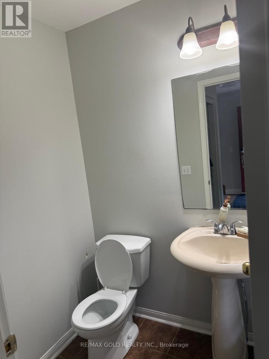 28 MAYO AVENUE Image 18