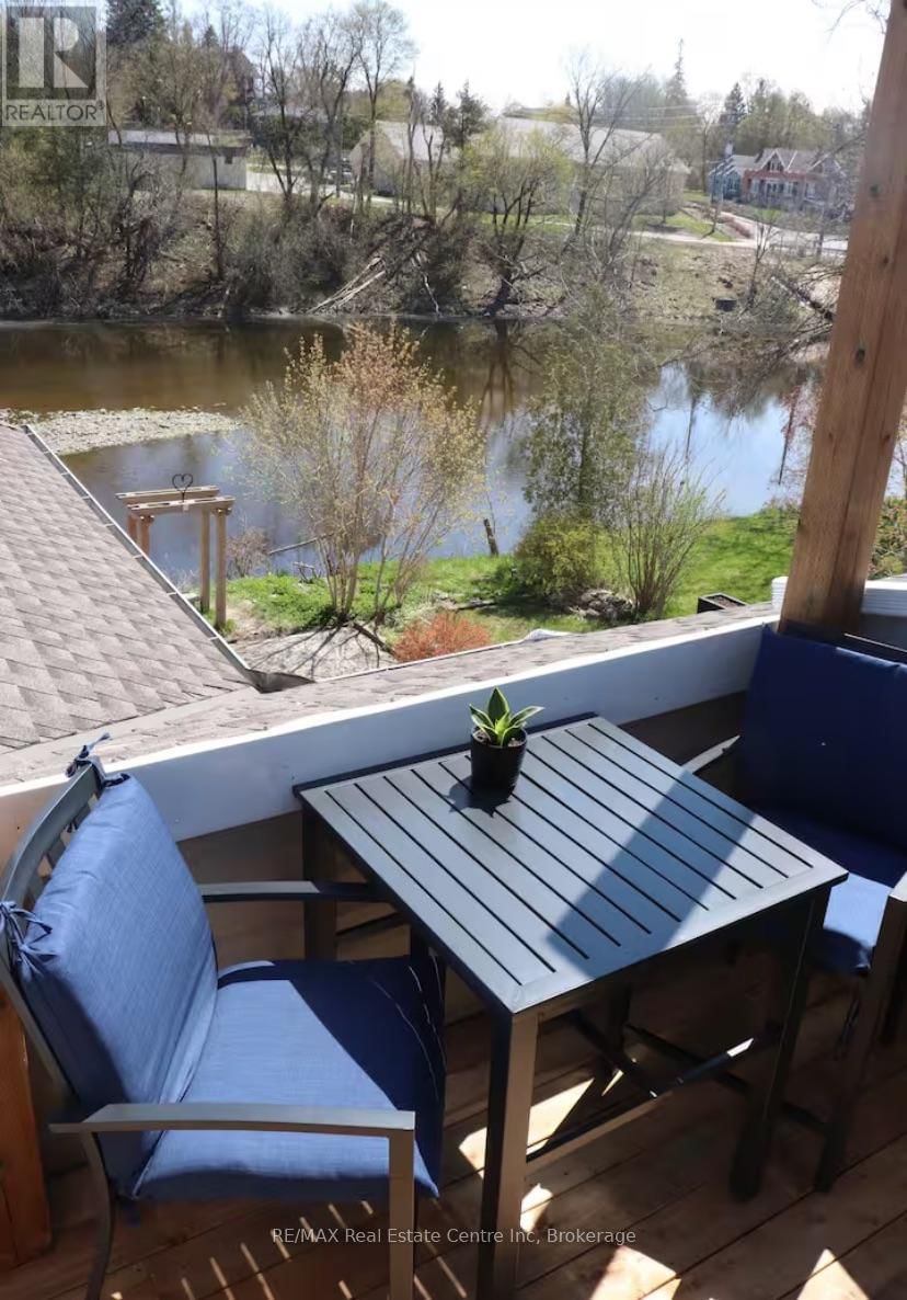 13 MILL STREET EAST Image 27