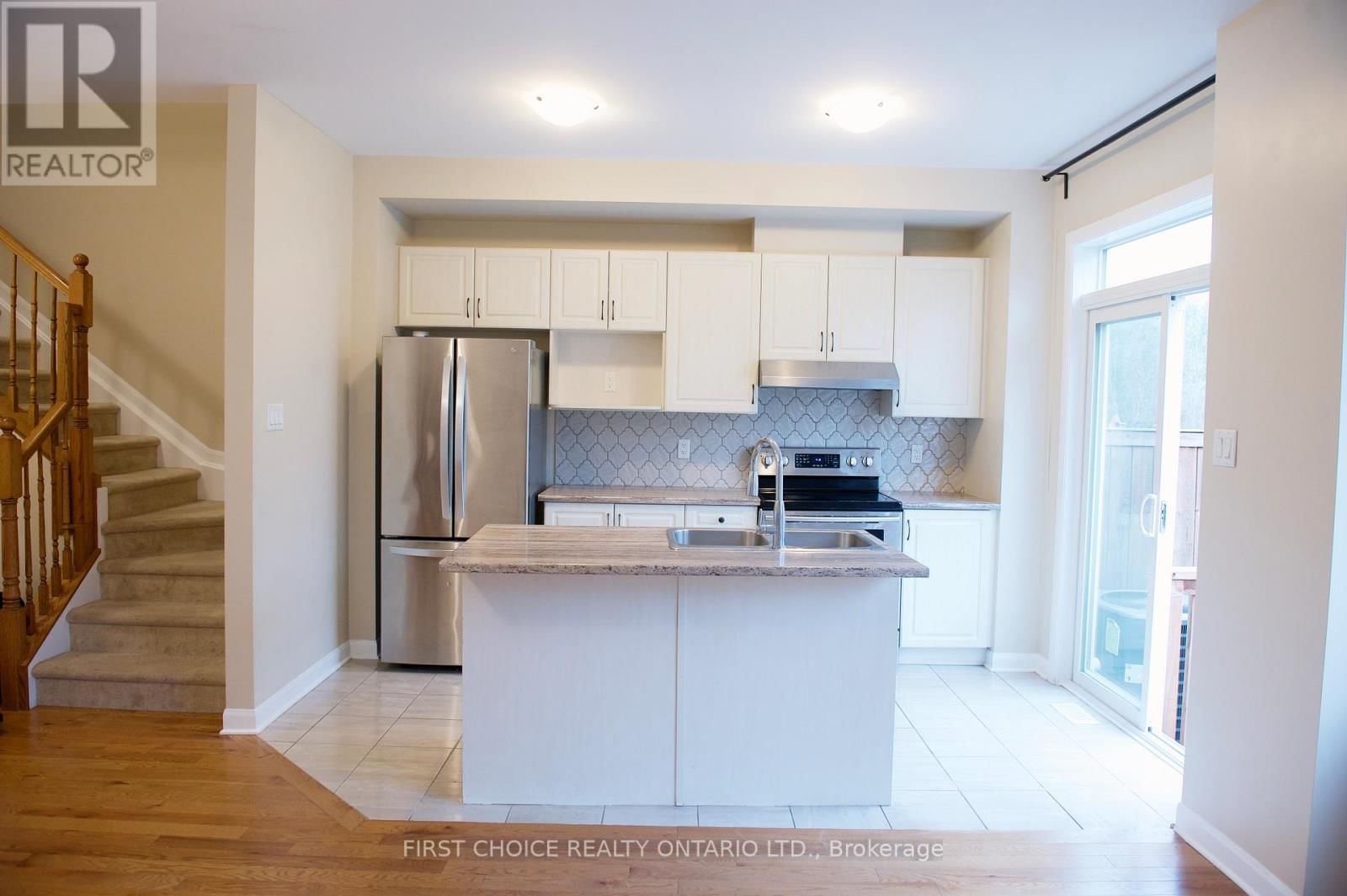 222 GEYSER PLACE Image 12