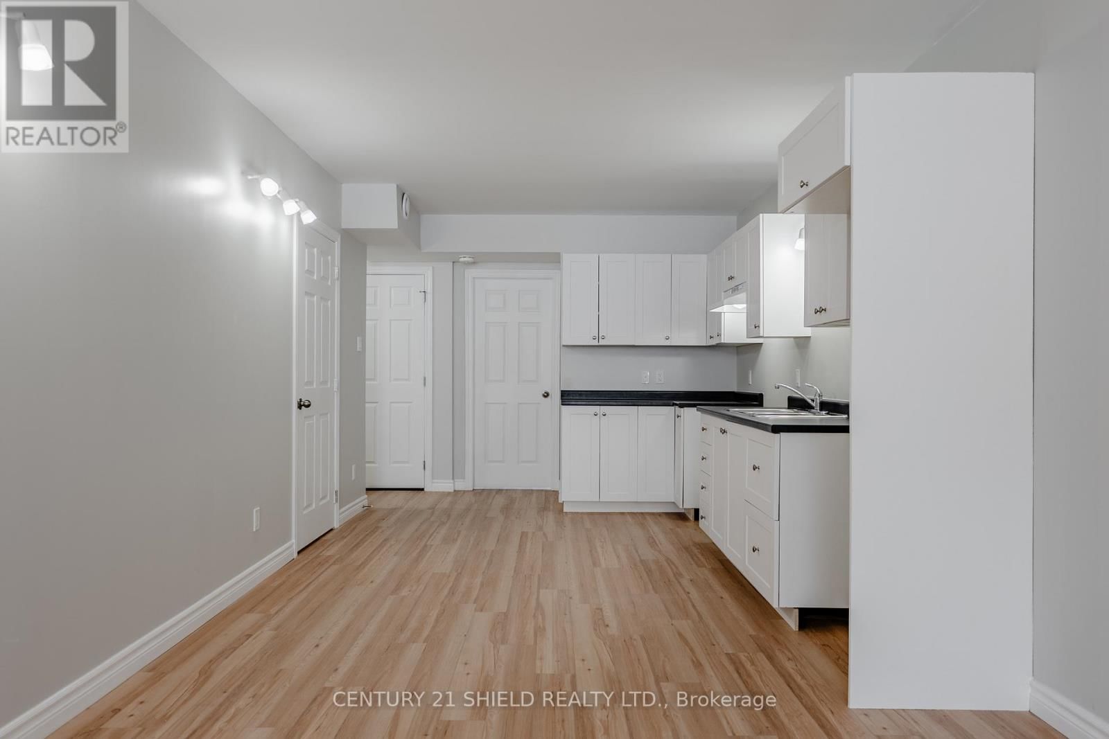 A - 5 WILLIAM STREET Image 15