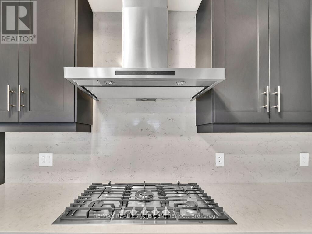 312 BISMARK DRIVE Image 12