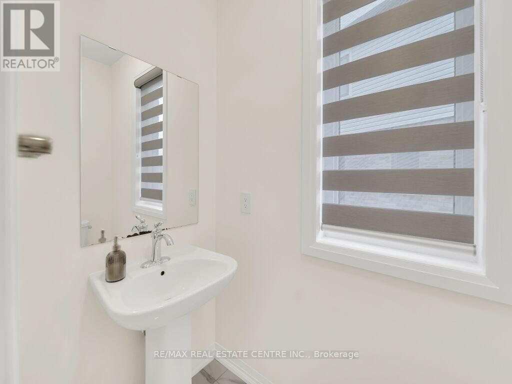 312 BISMARK DRIVE Image 16