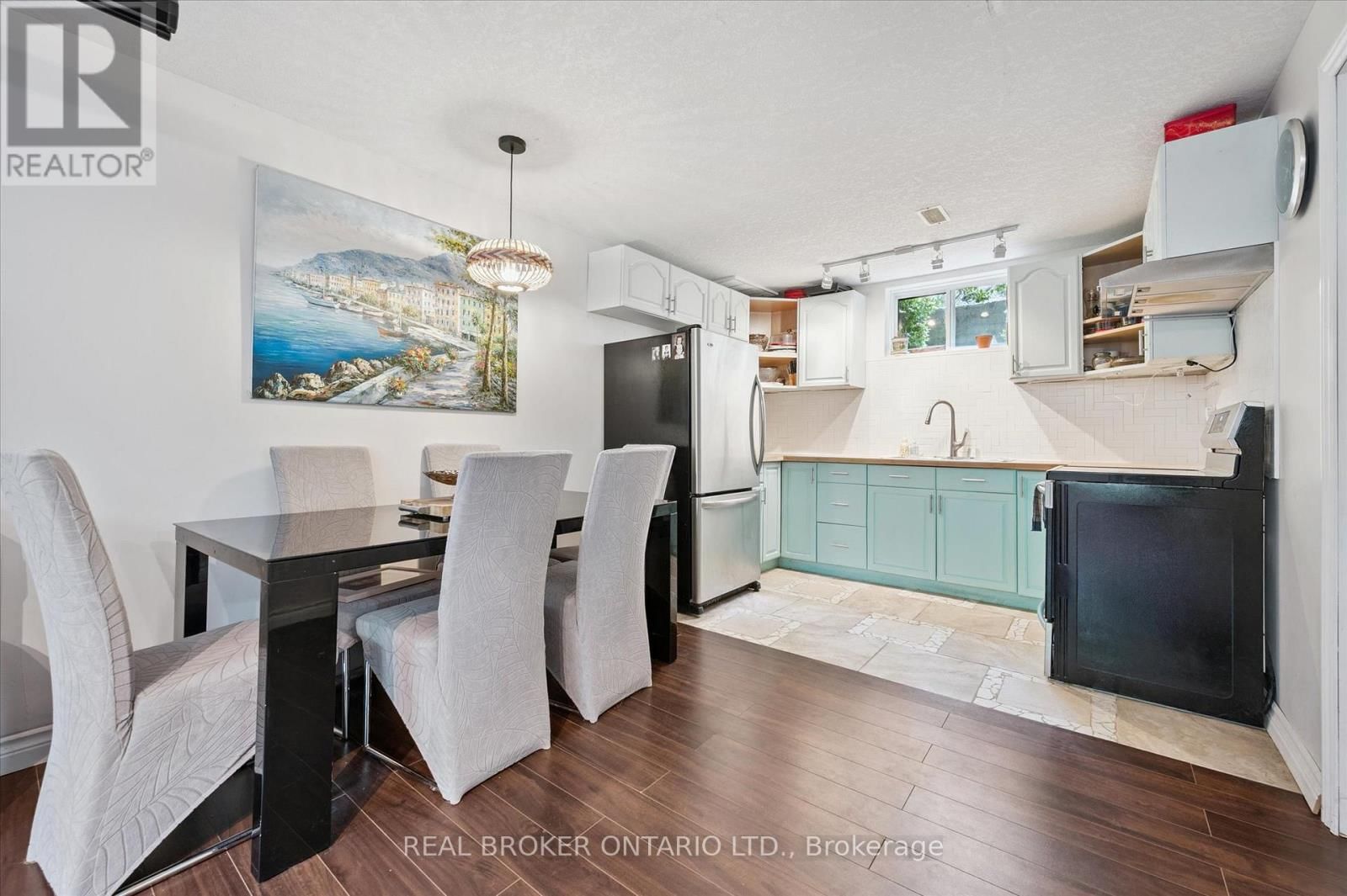 18 PEARWOOD COURT Image 36