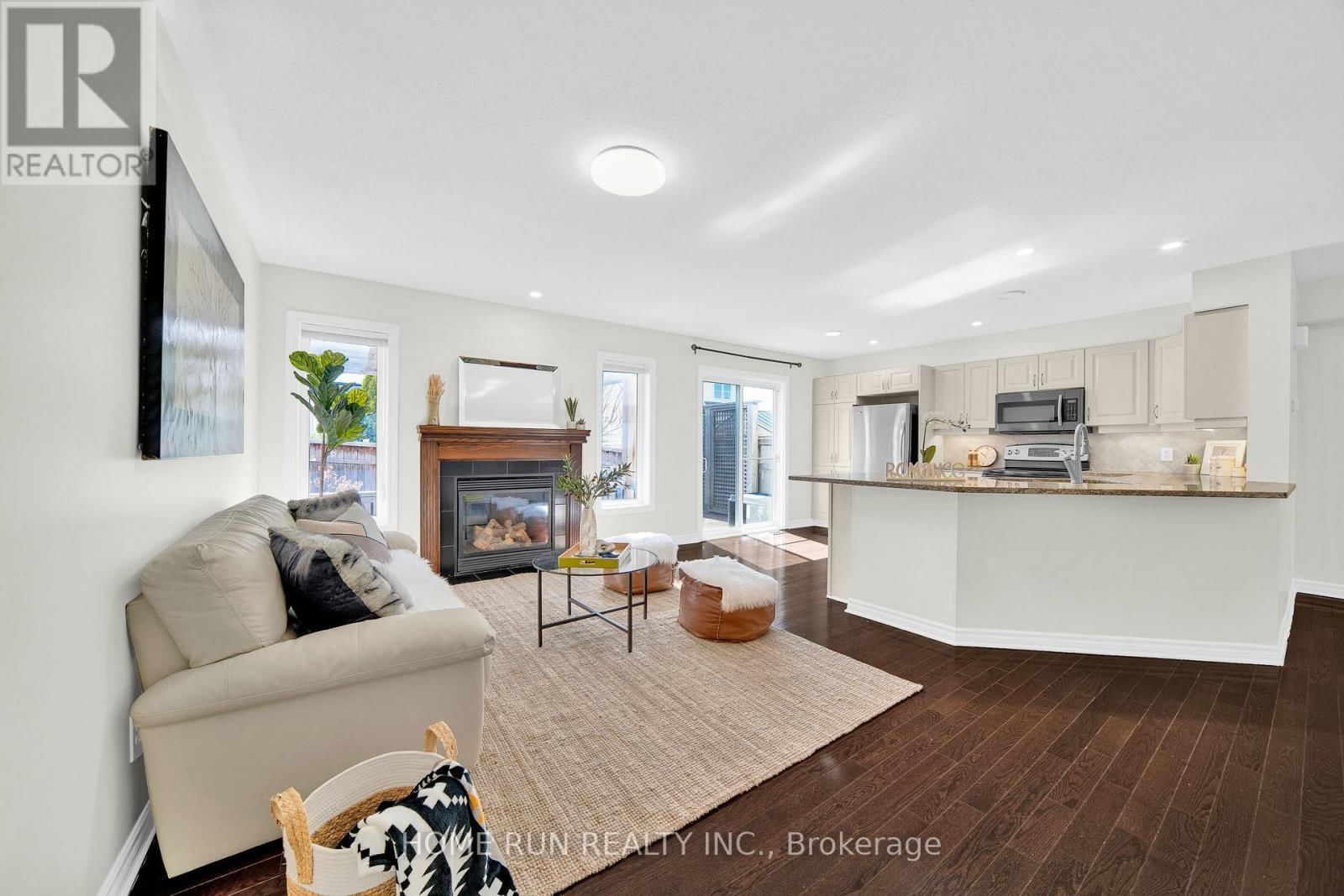 284 PAR-LA-VILLE CIRCLE Image 10