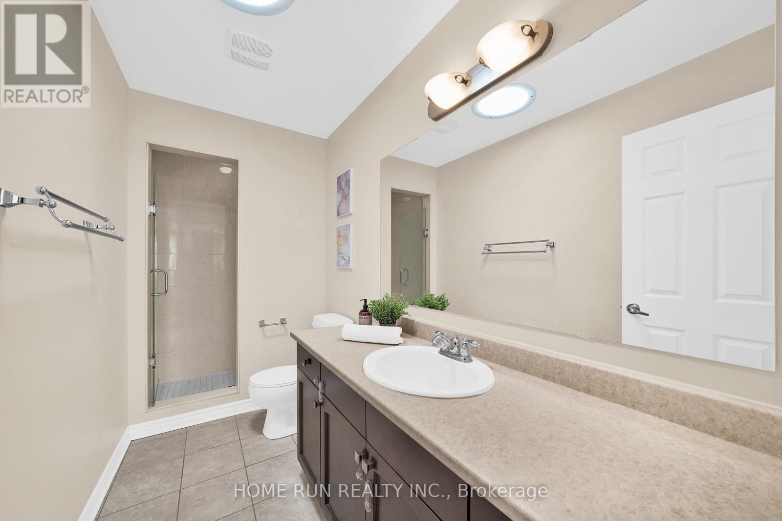 284 PAR-LA-VILLE CIRCLE Image 19