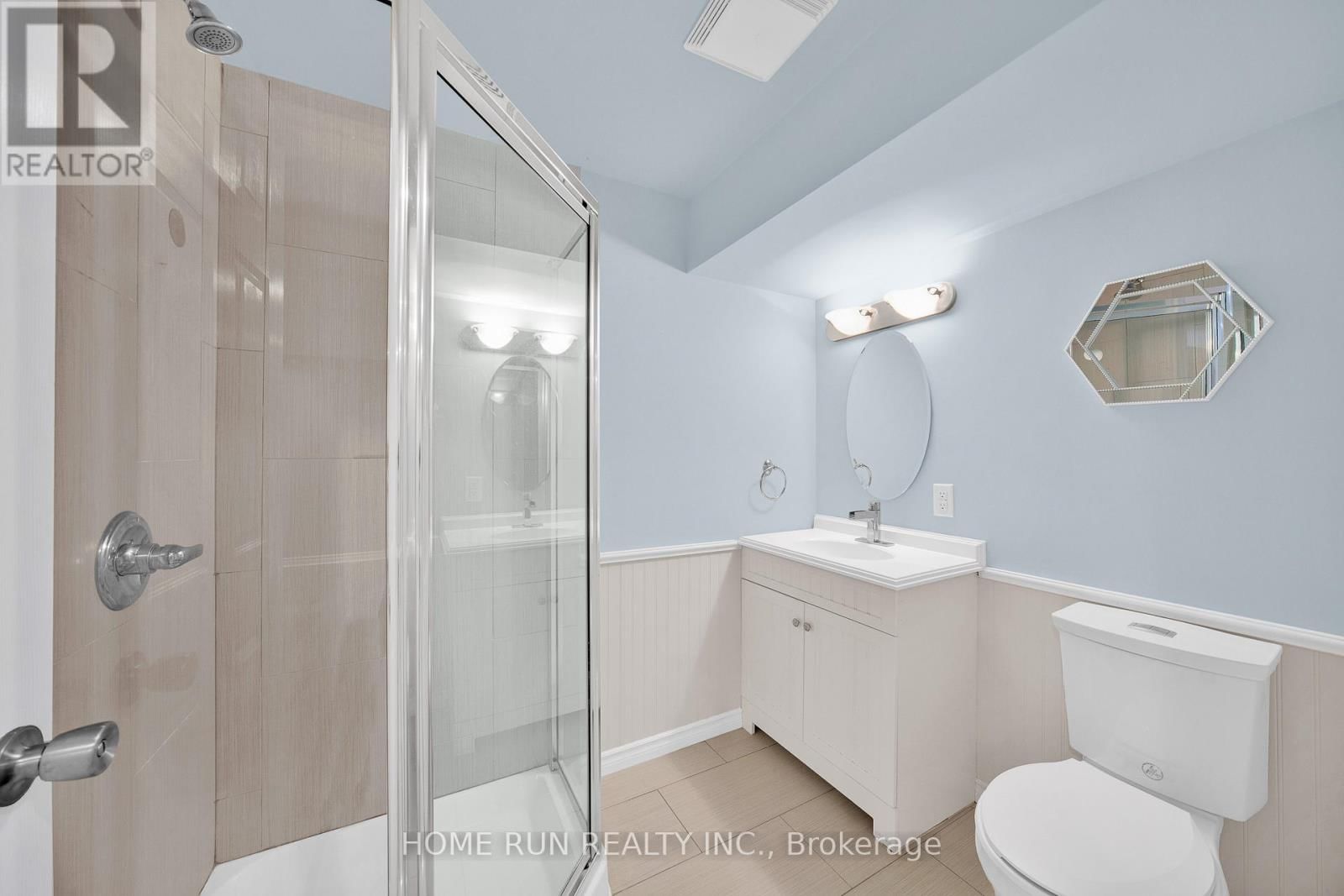 284 PAR-LA-VILLE CIRCLE Image 30