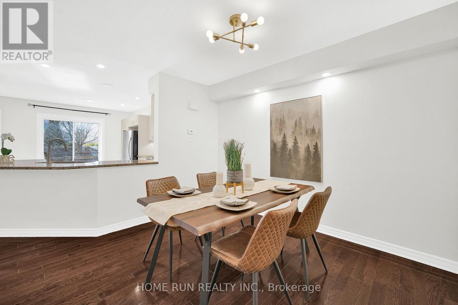 284 PAR-LA-VILLE CIRCLE Image 6