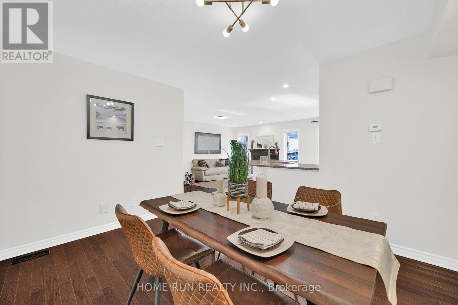 284 PAR-LA-VILLE CIRCLE Image 7