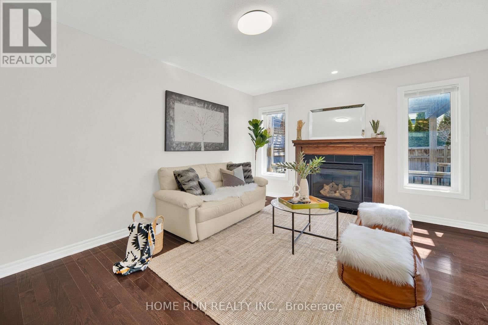 284 PAR-LA-VILLE CIRCLE Image 9