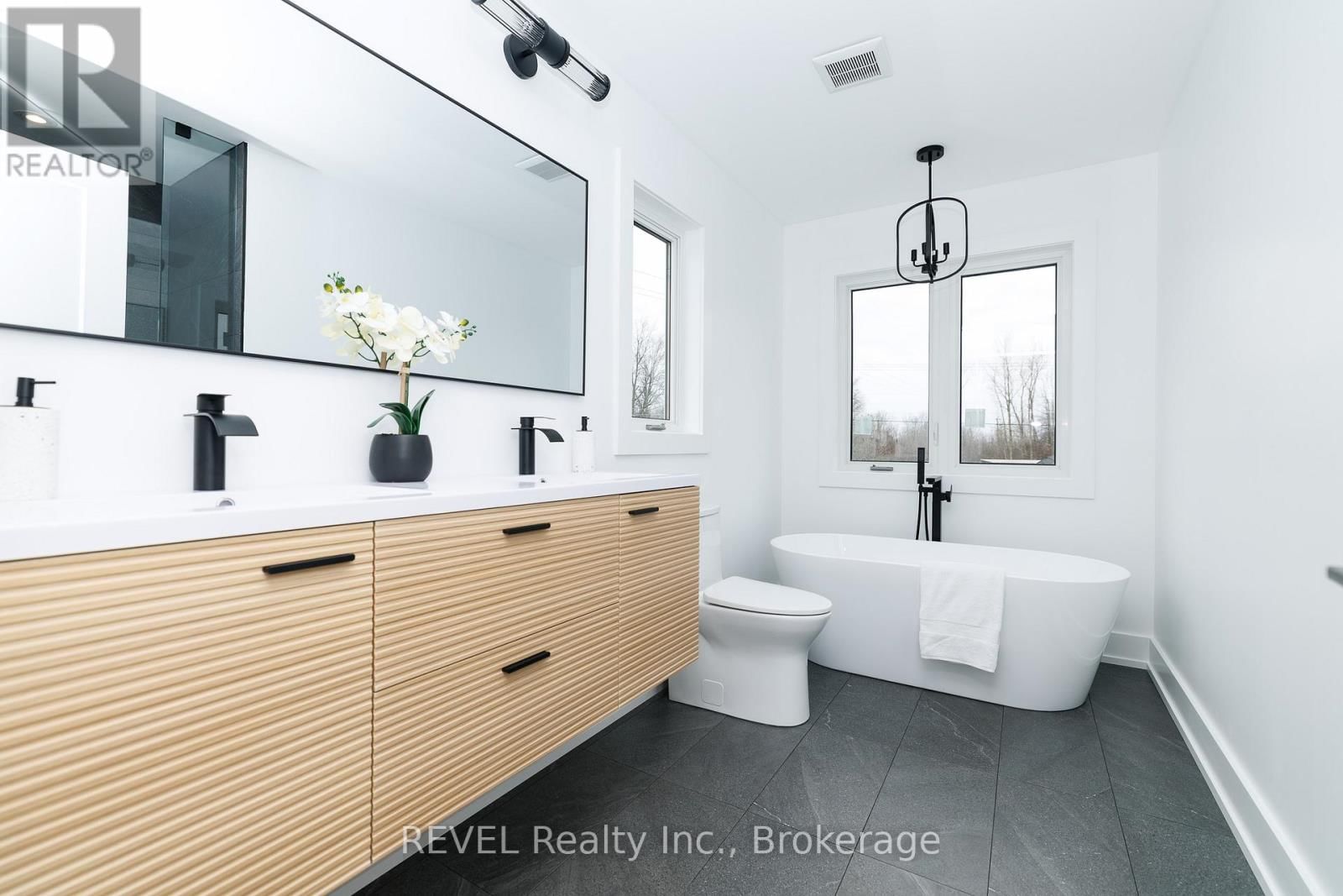 1129 DIPIETRO STREET Image 21