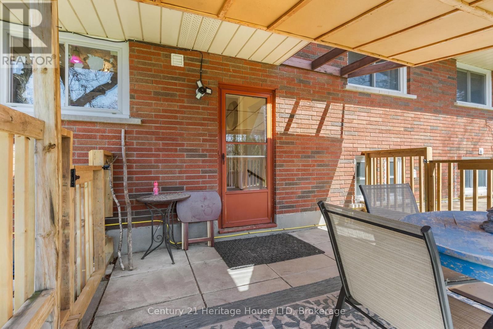 8 SATURN COURT Image 28