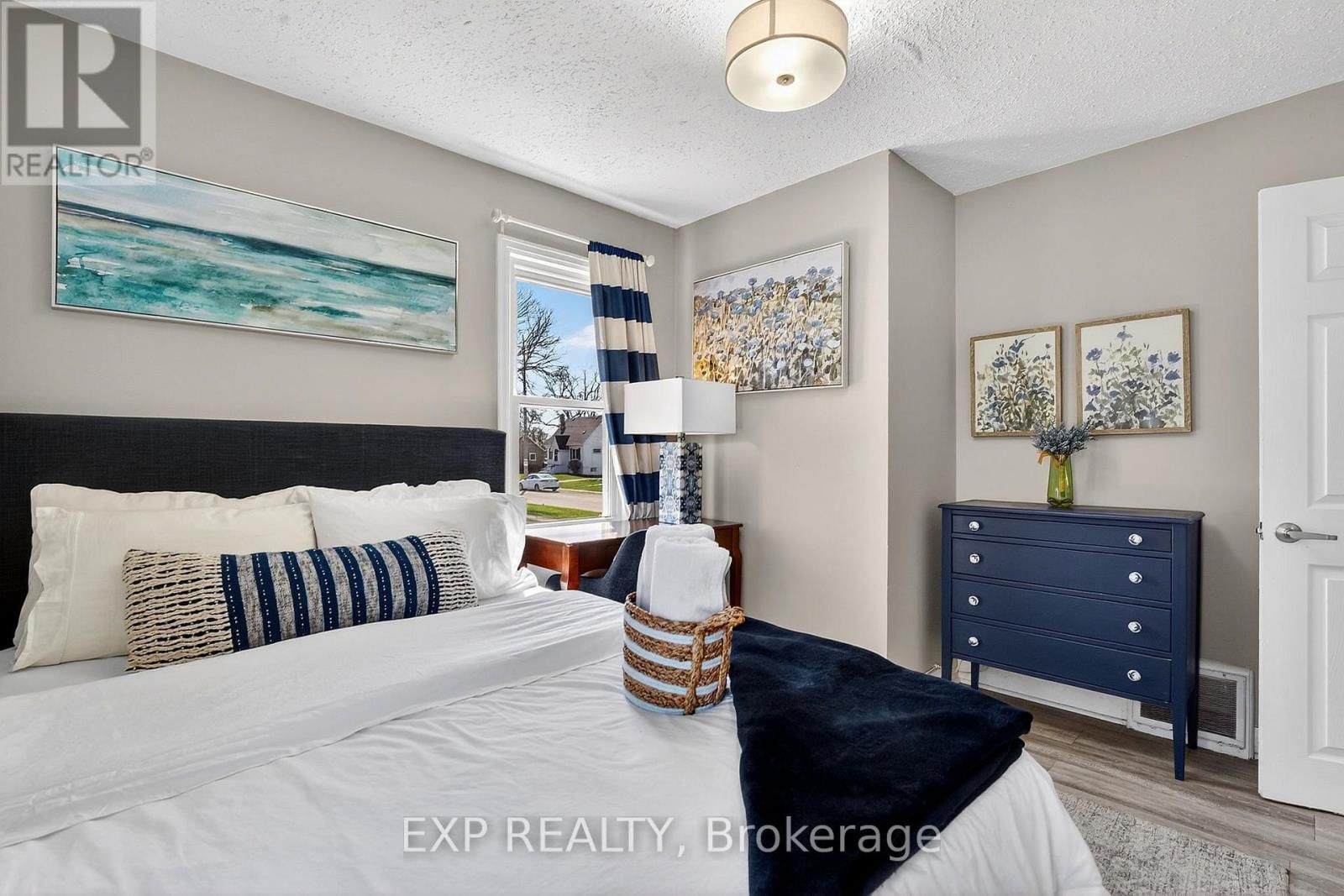 370 CLARENCE STREET Image 15