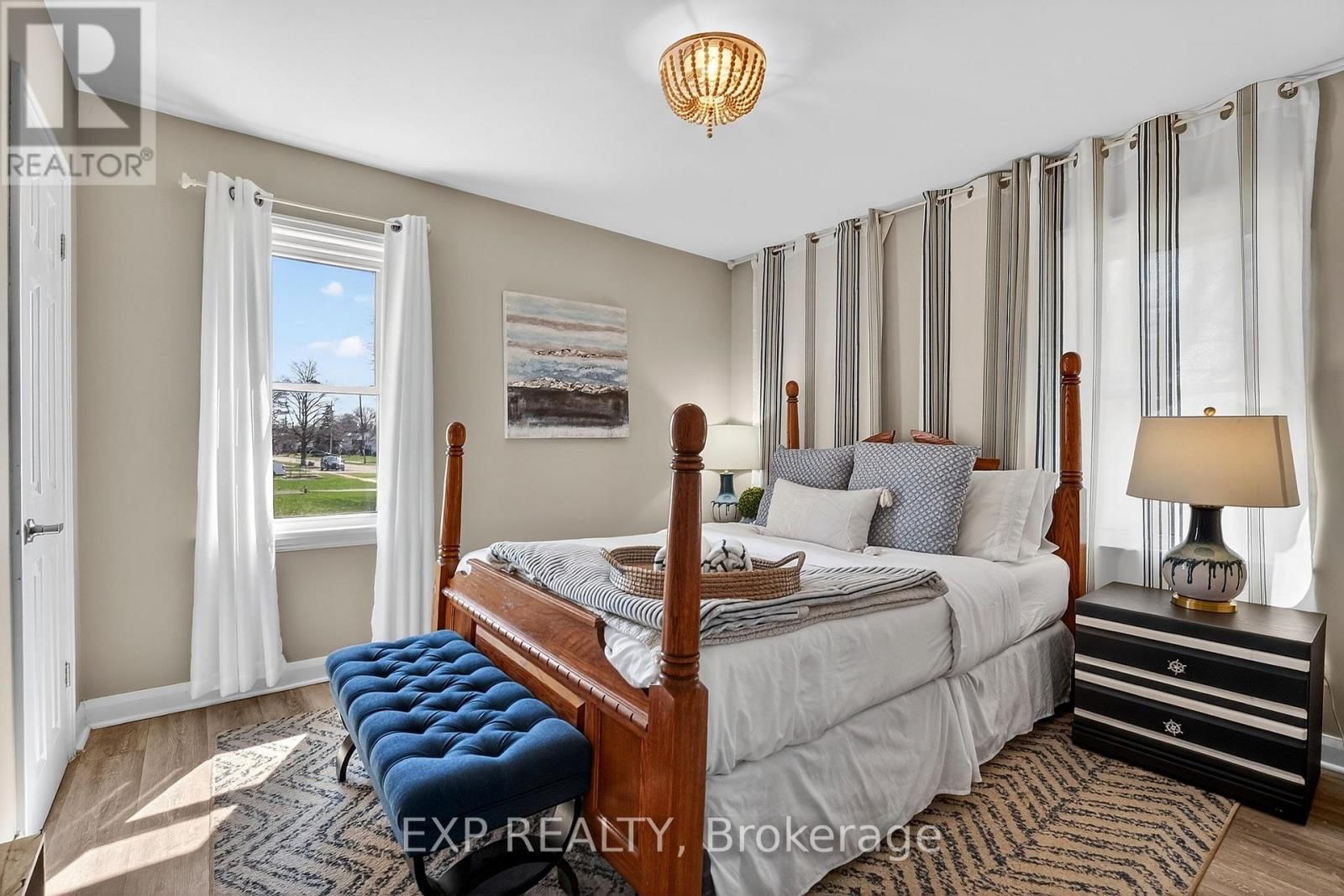 370 CLARENCE STREET Image 17