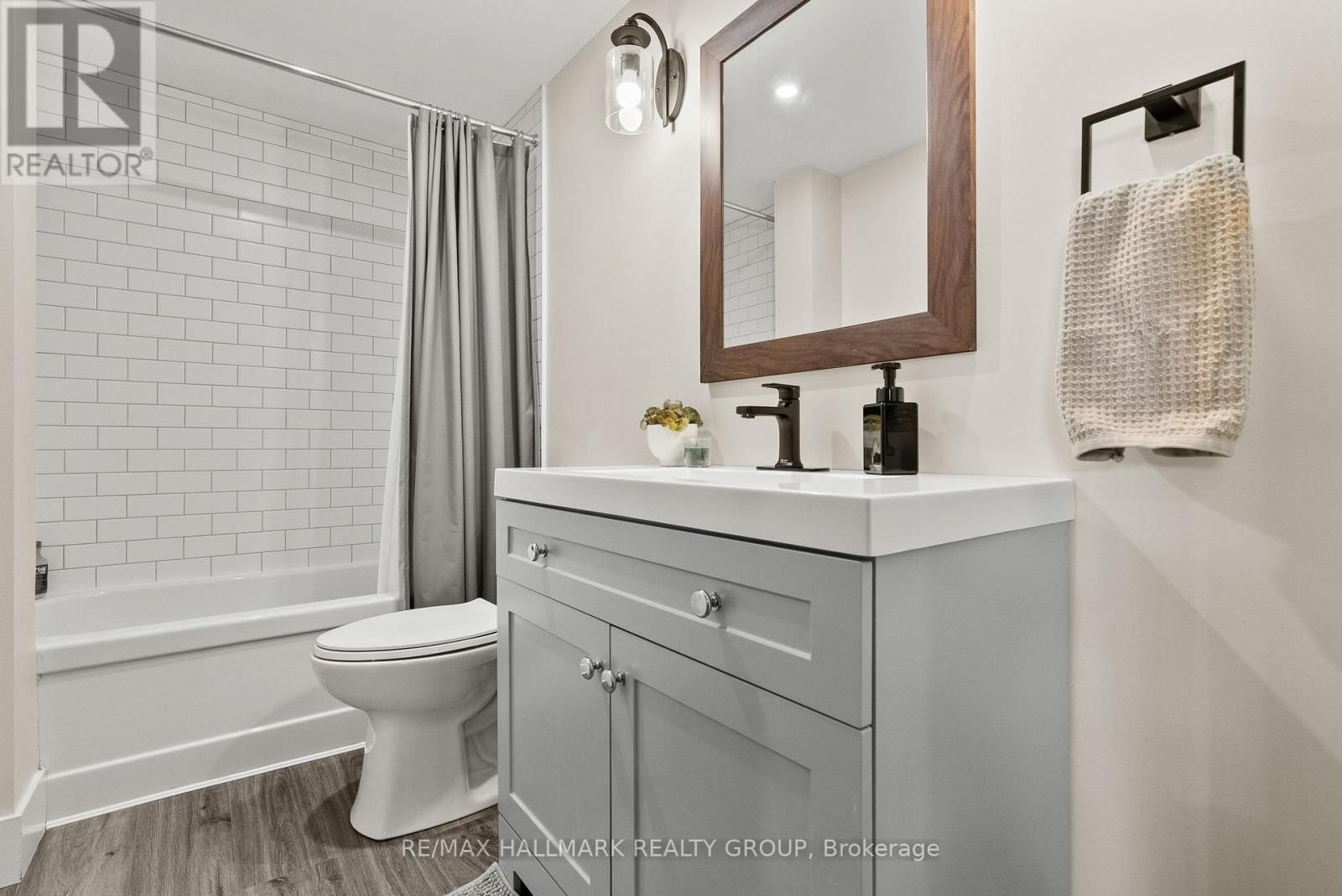 71 CAYER STREET Image 32