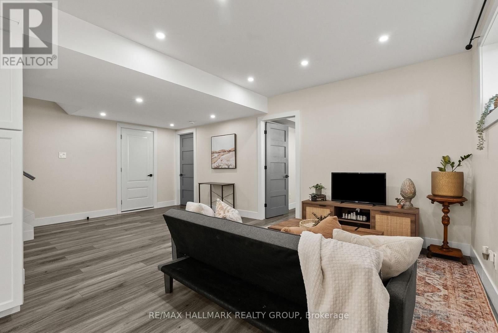 71 CAYER STREET Image 33