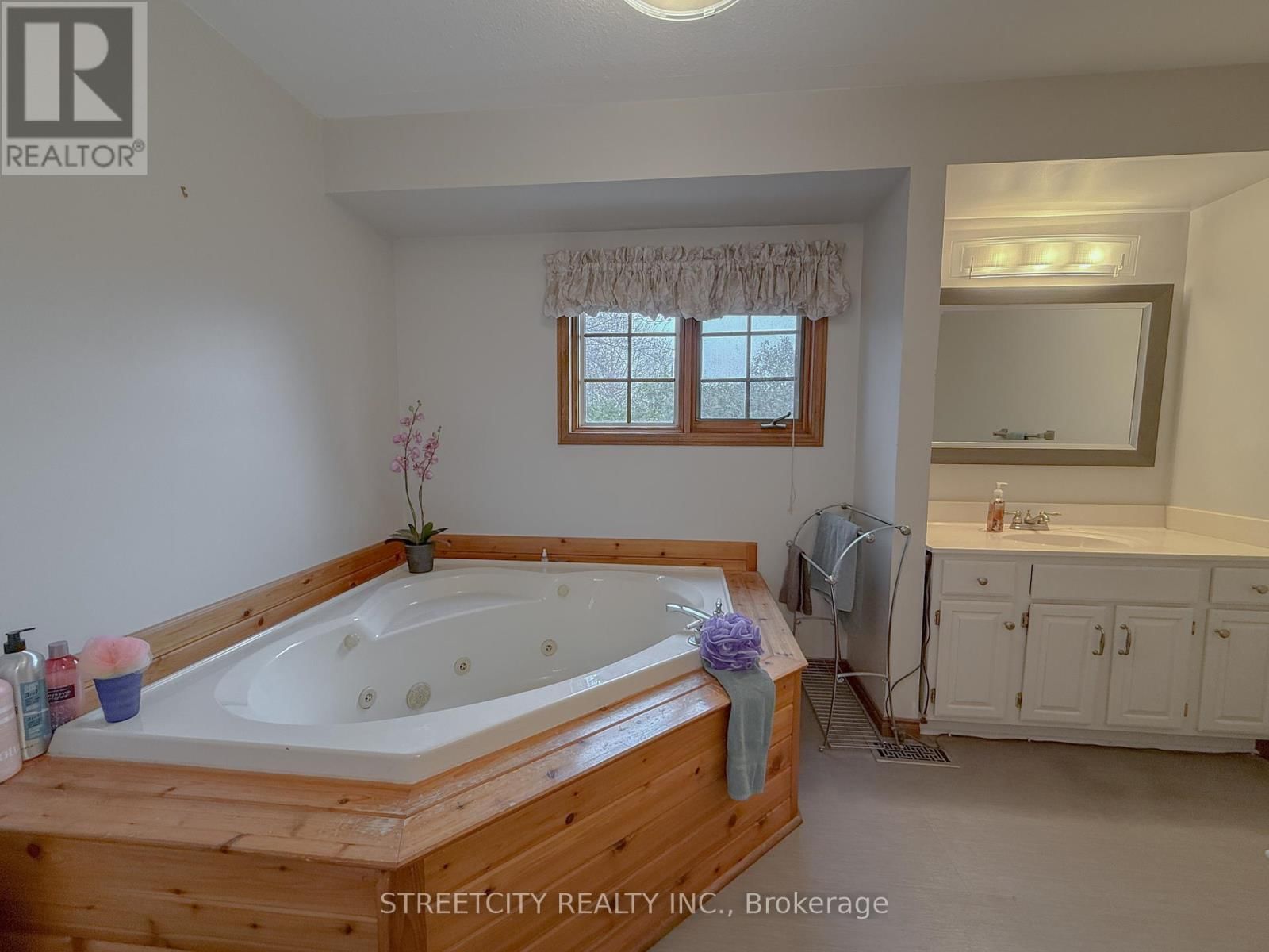 518 CAMDEN STREET Image 19