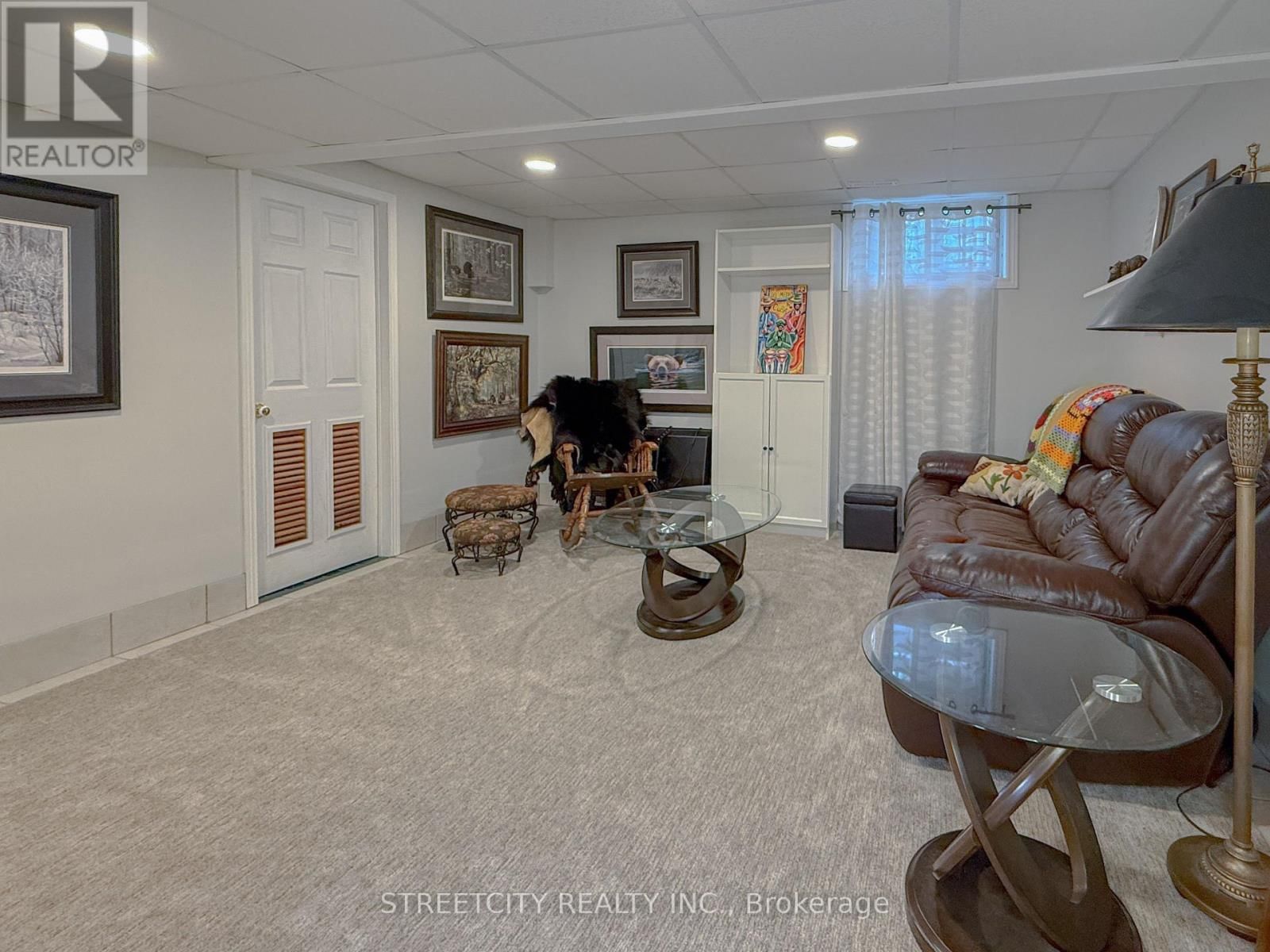 518 CAMDEN STREET Image 31