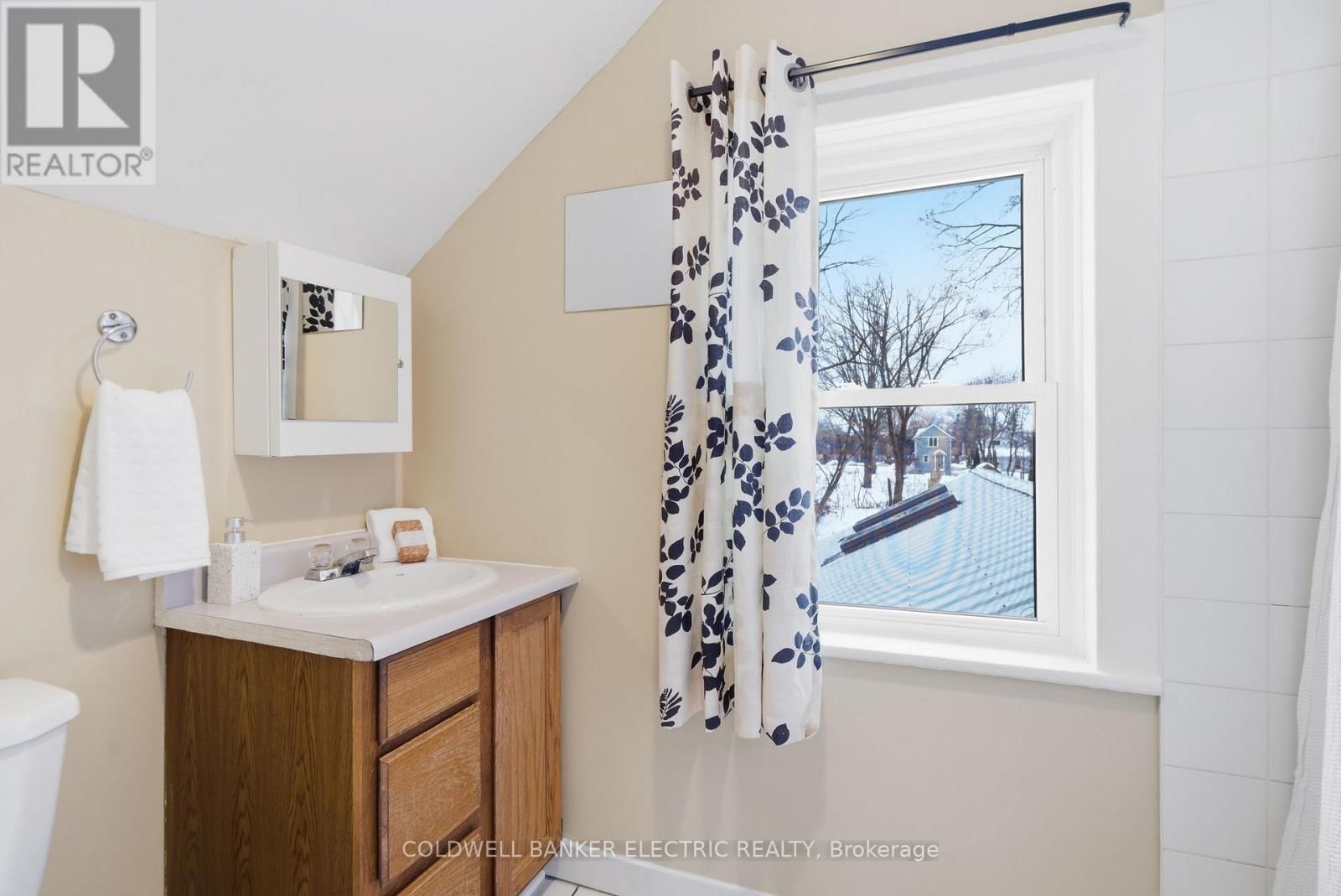 607 ARMOUR ROAD Image 17