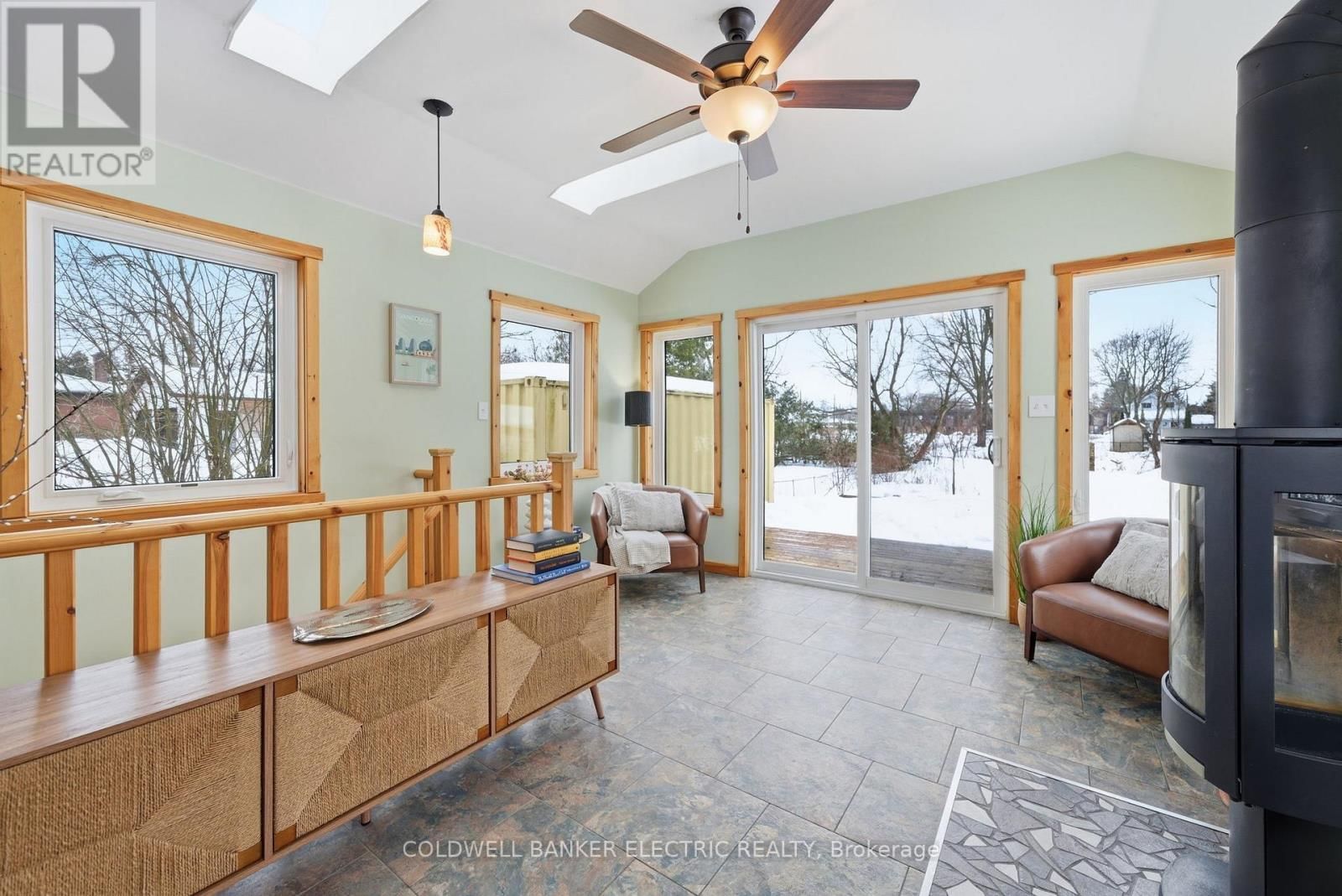 607 ARMOUR ROAD Image 25