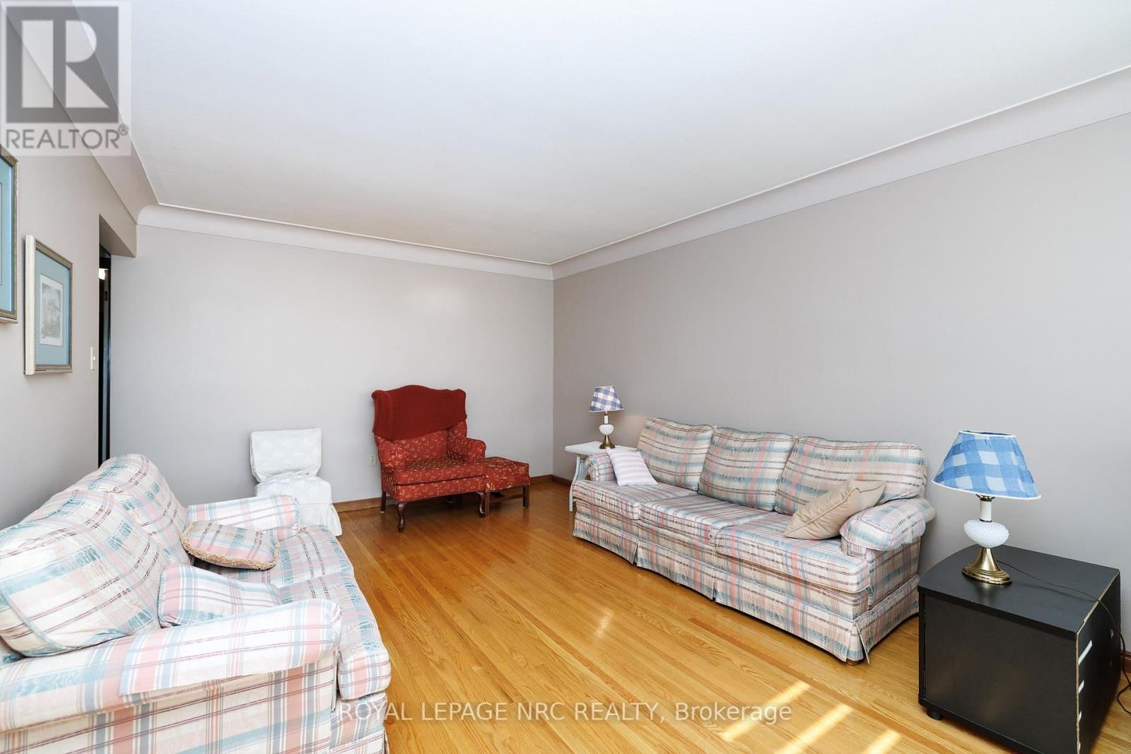 38 RIVERCREST ROAD Image 12