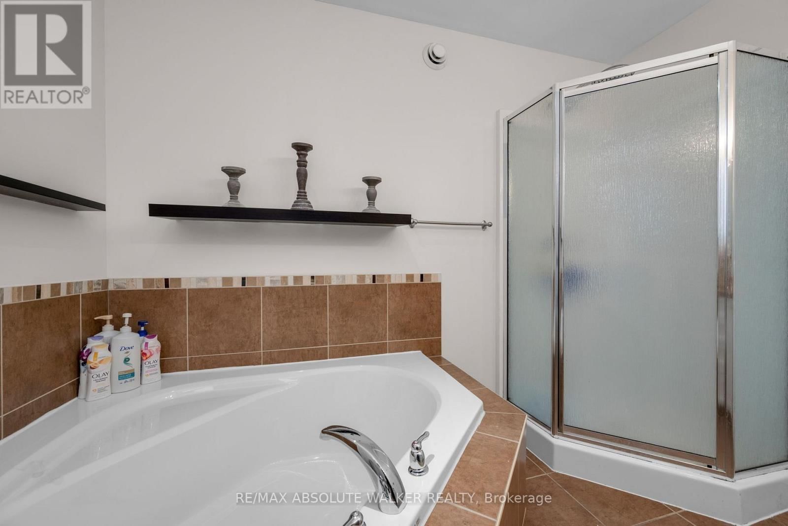 1024 MARCONI AVENUE Image 15