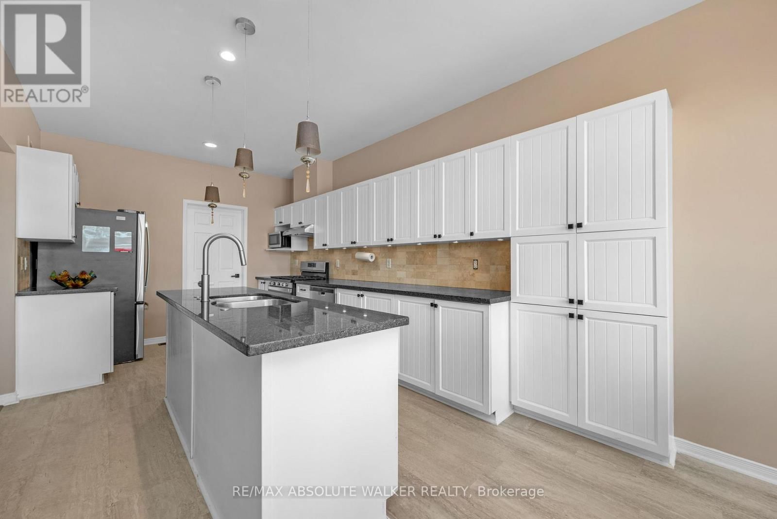 1024 MARCONI AVENUE Image 7