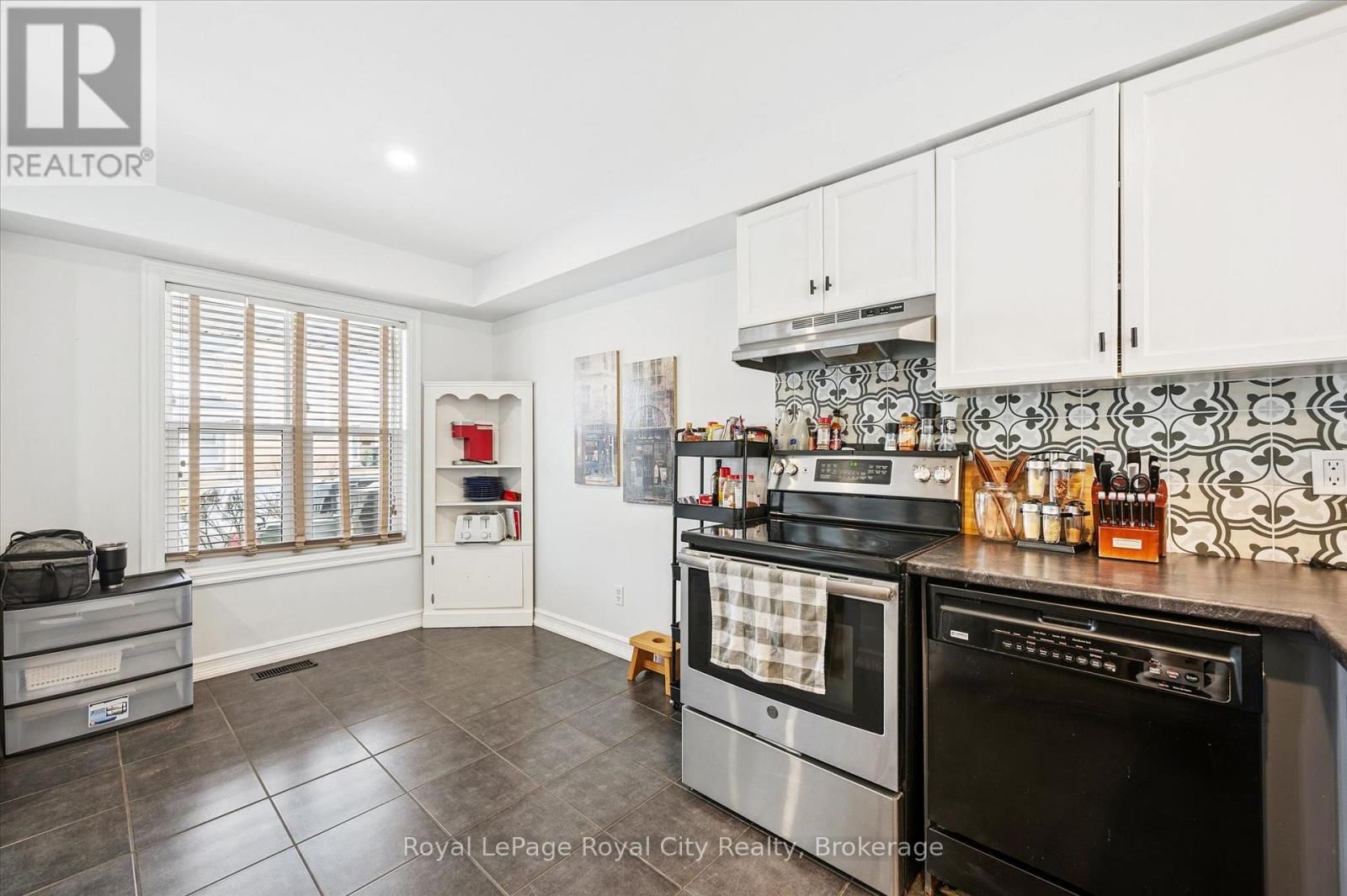 26 - 426 GRANGE ROAD Image 12