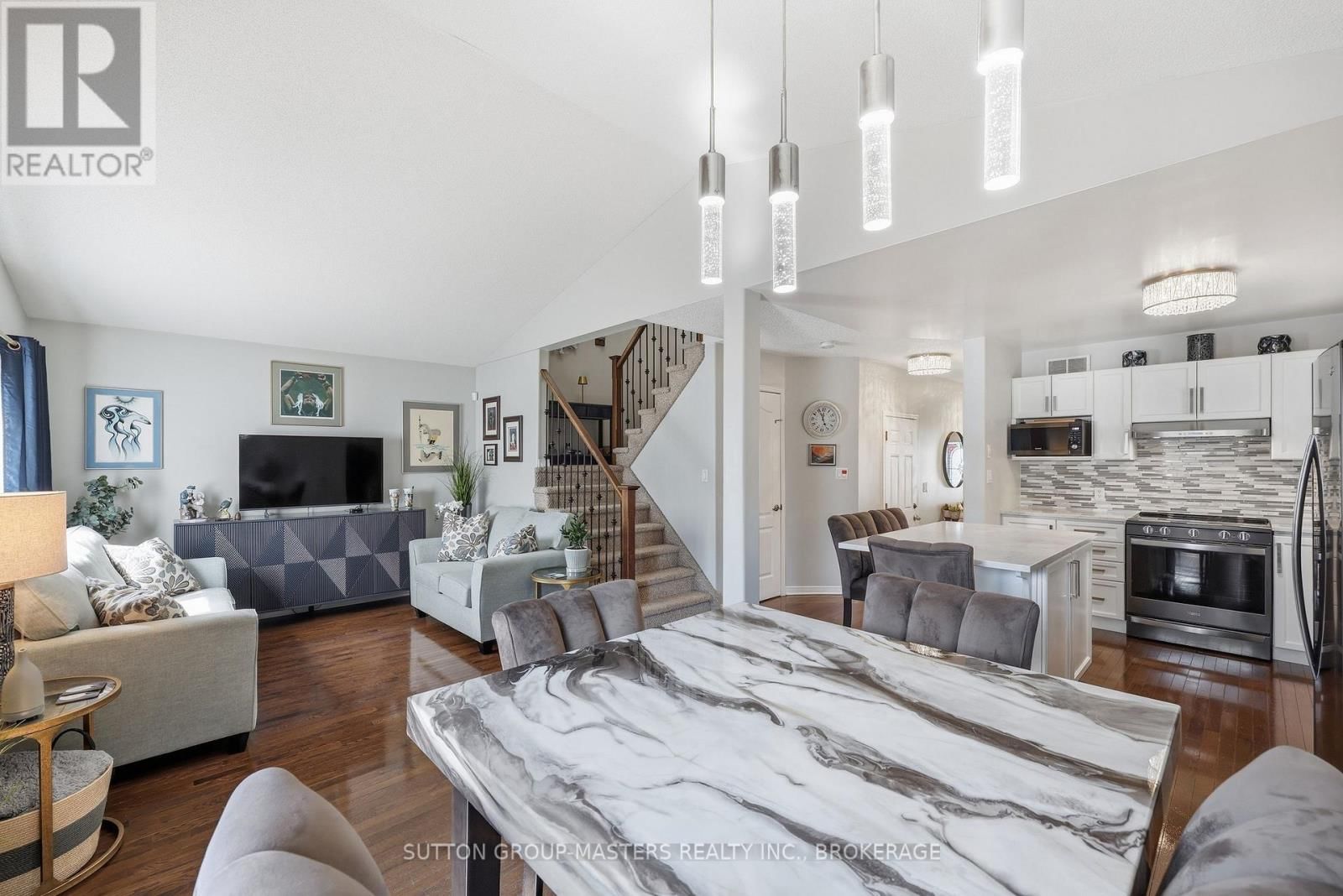 811 LOTUS AVENUE Image 15