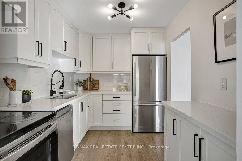 107 - 1100 COURTLAND AVENUE EAST Image 12