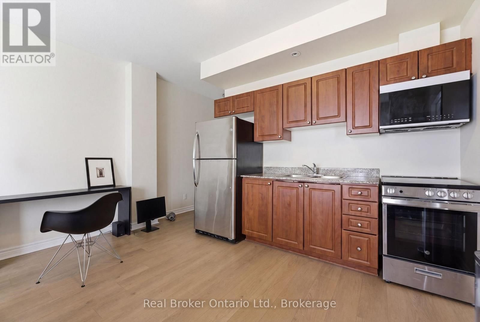 1204 - 135 JAMES STREET SOUTH Image 9