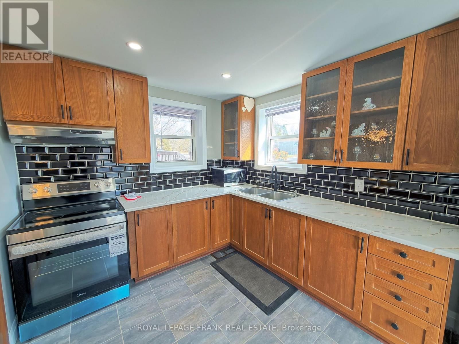 23 N HASTINGS AVENUE Image 11