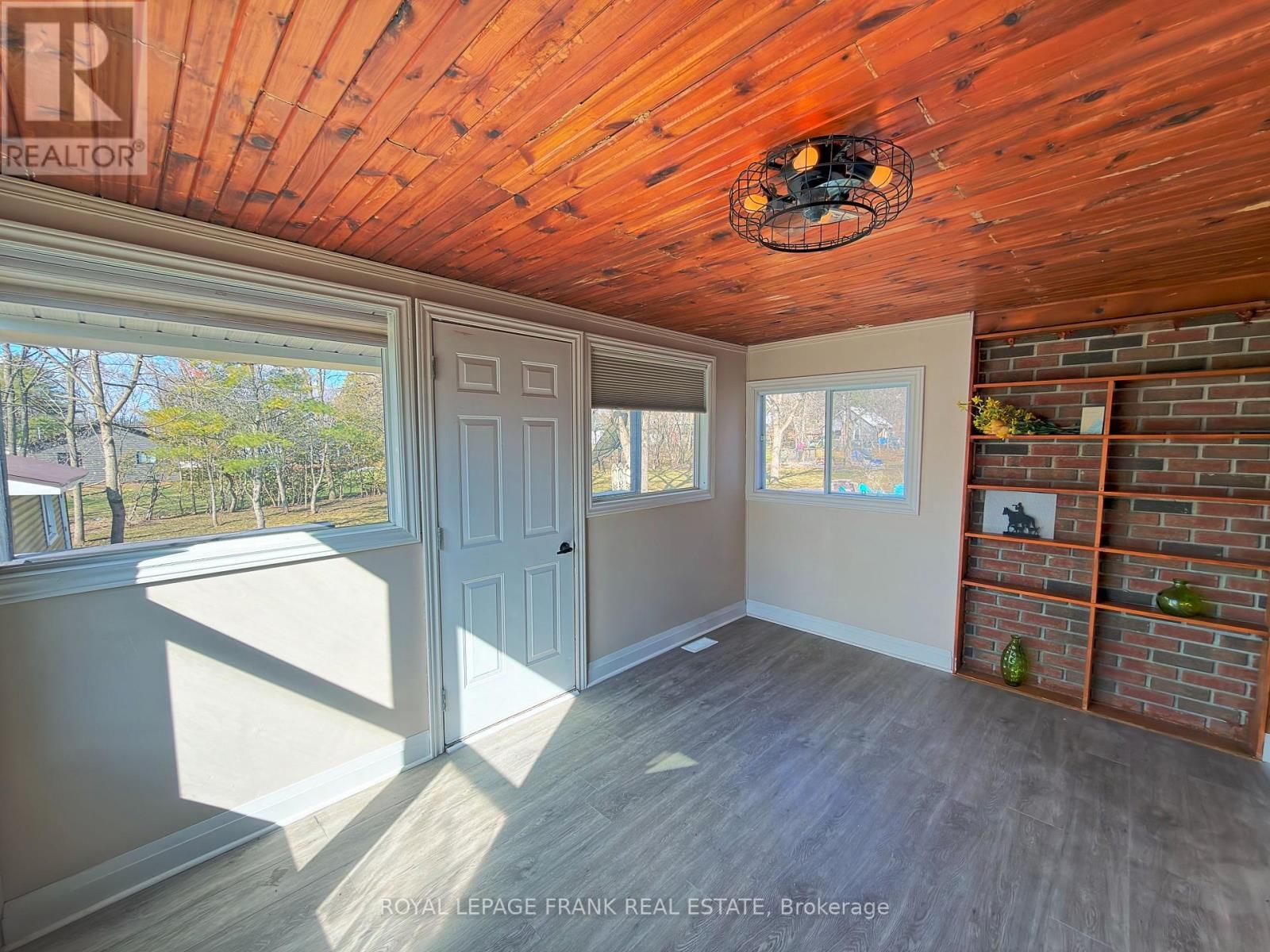 23 N HASTINGS AVENUE Image 26