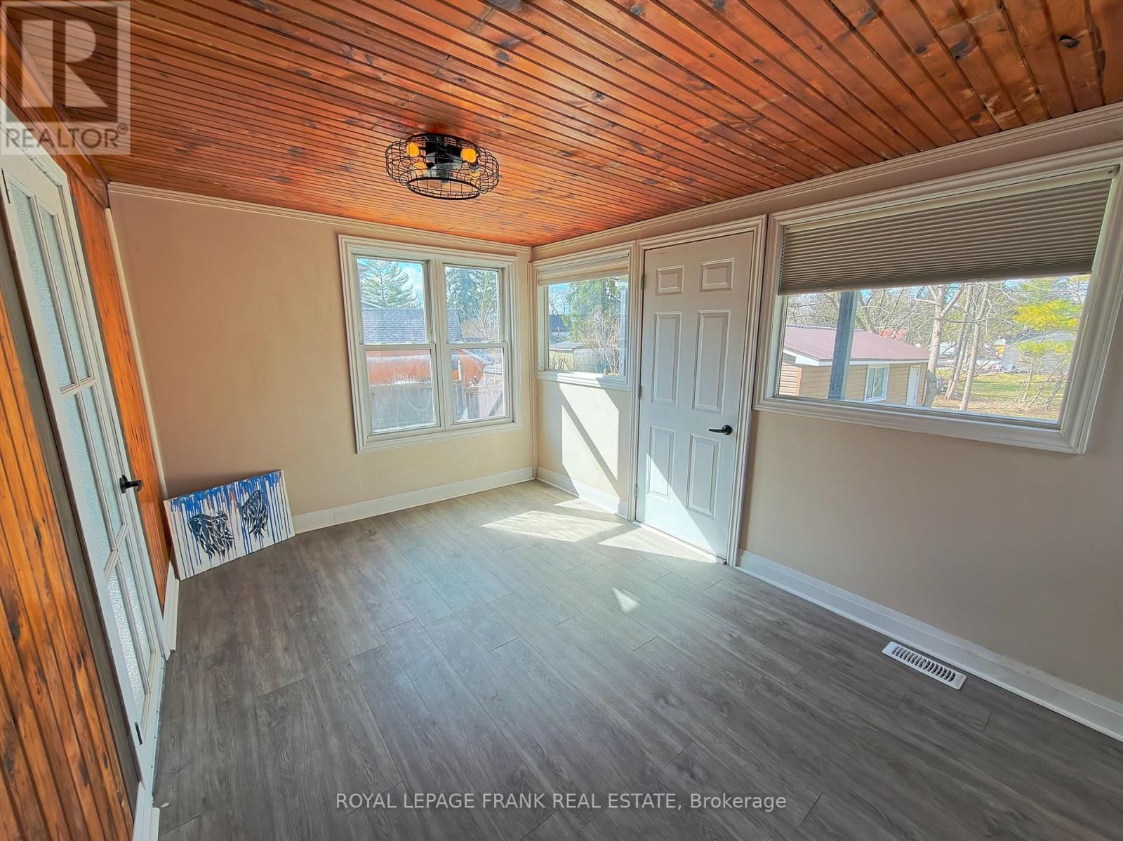 23 N HASTINGS AVENUE Image 27