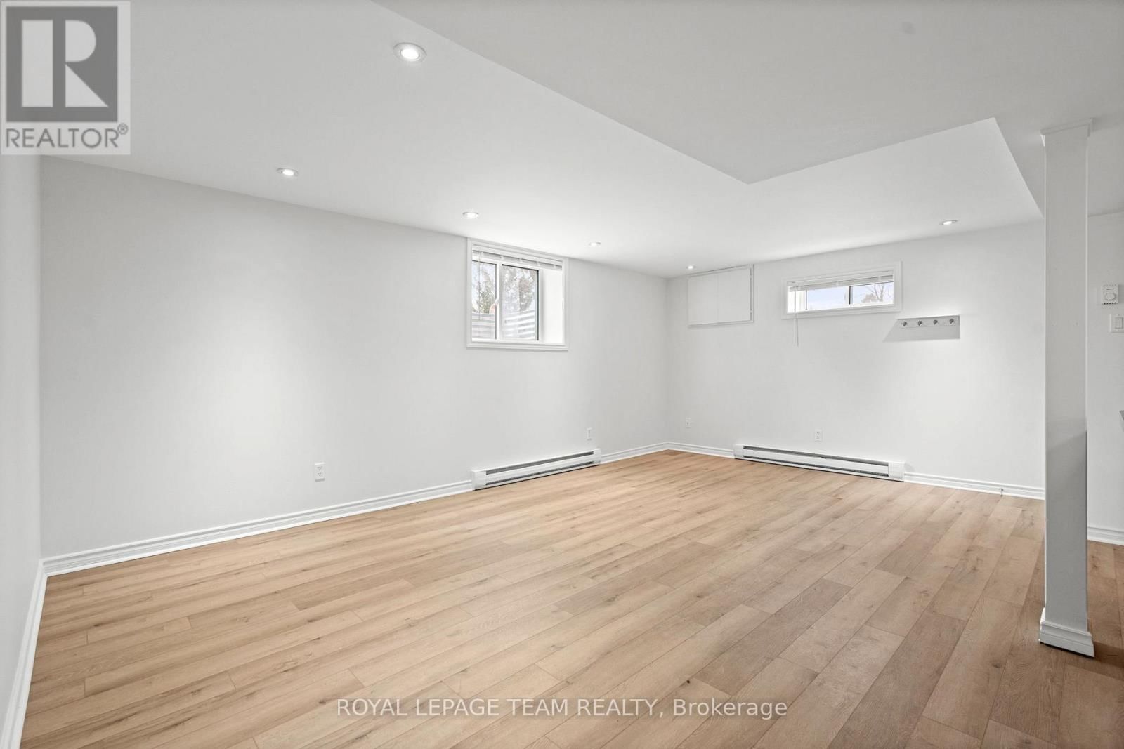 B - 1 STEEL STREET Image 11