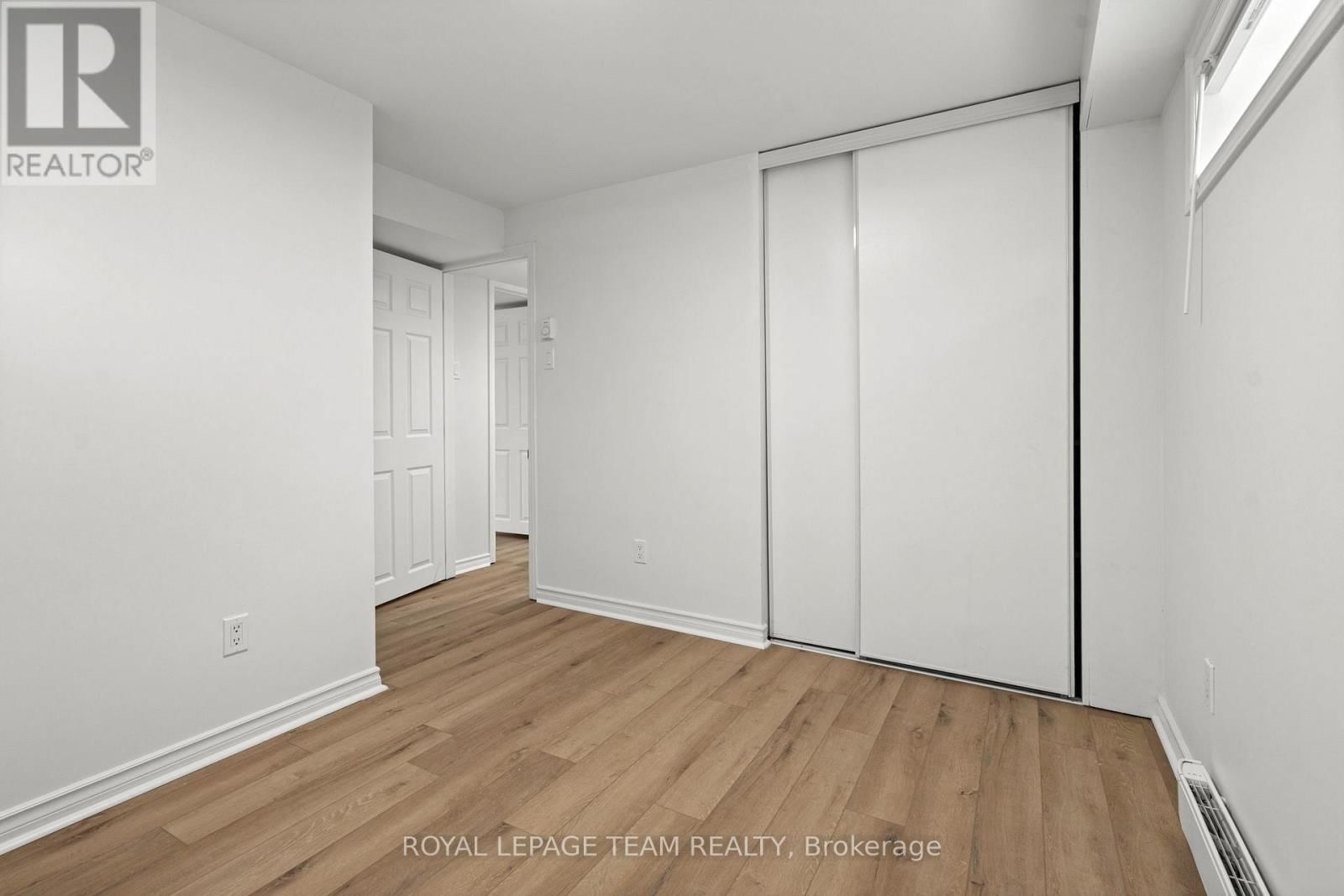 B - 1 STEEL STREET Image 13