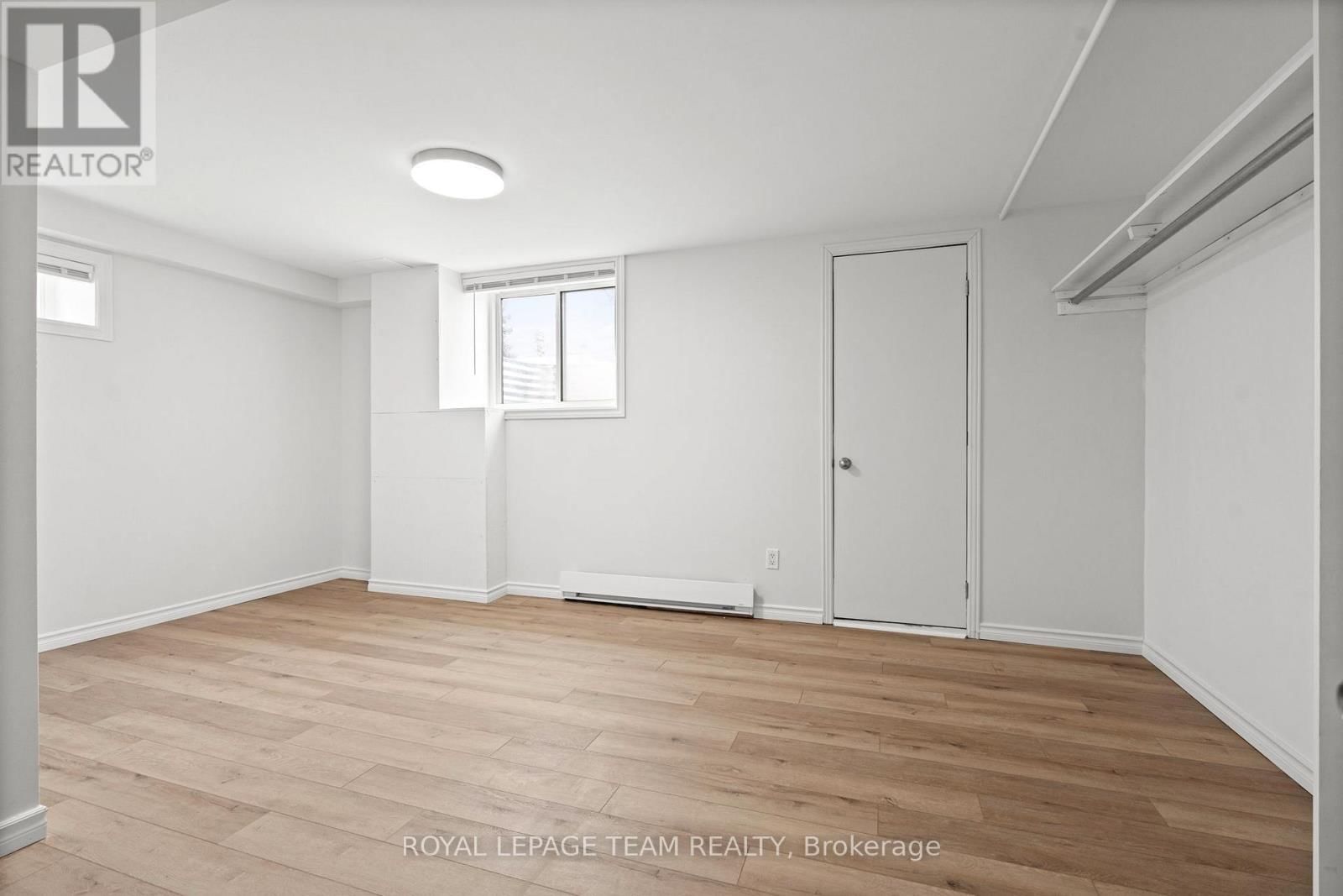 B - 1 STEEL STREET Image 15