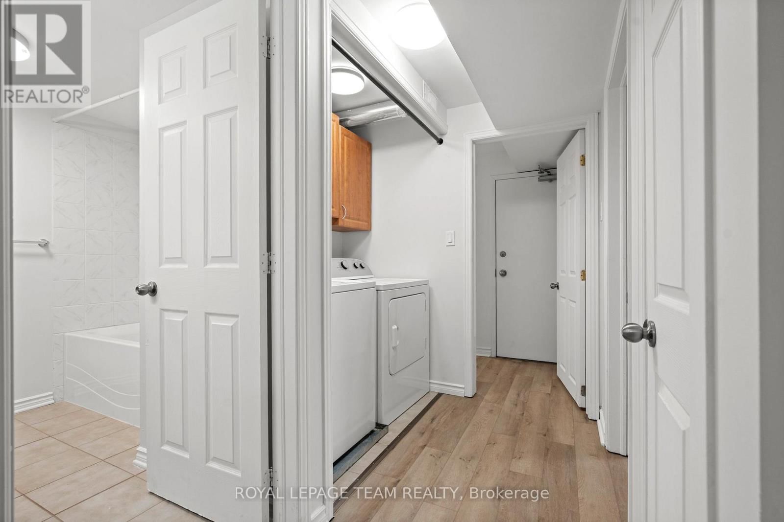 B - 1 STEEL STREET Image 21