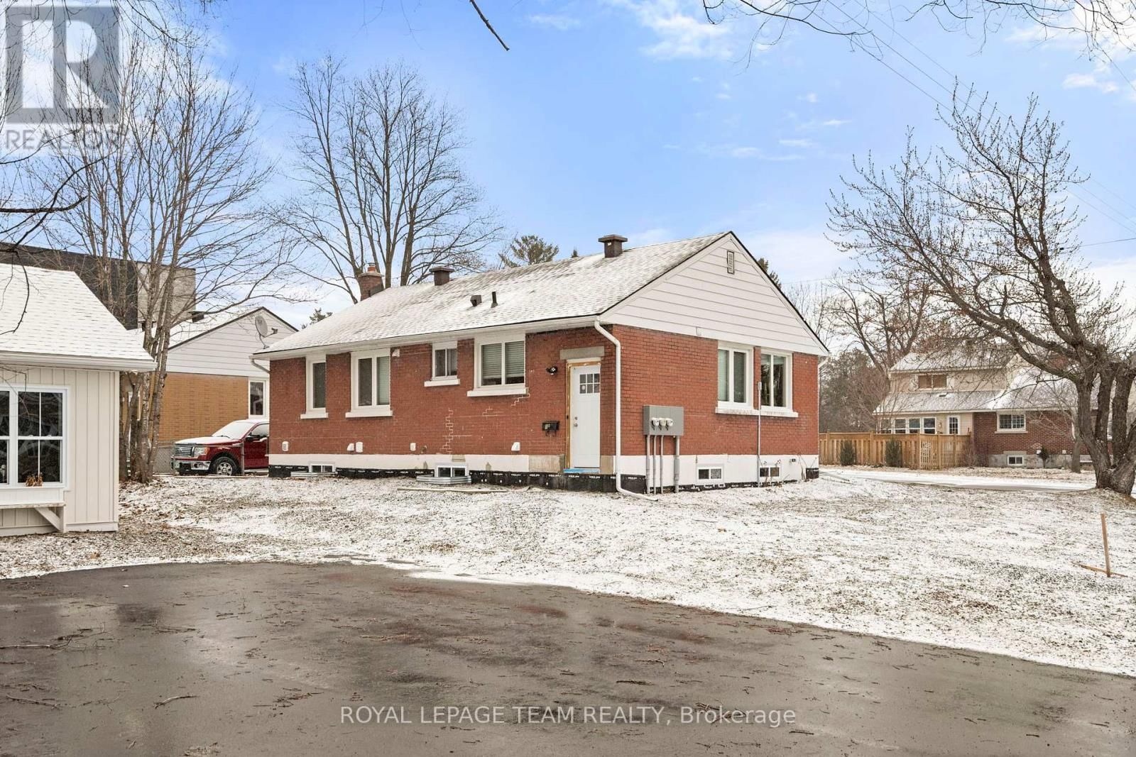 B - 1 STEEL STREET Image 24