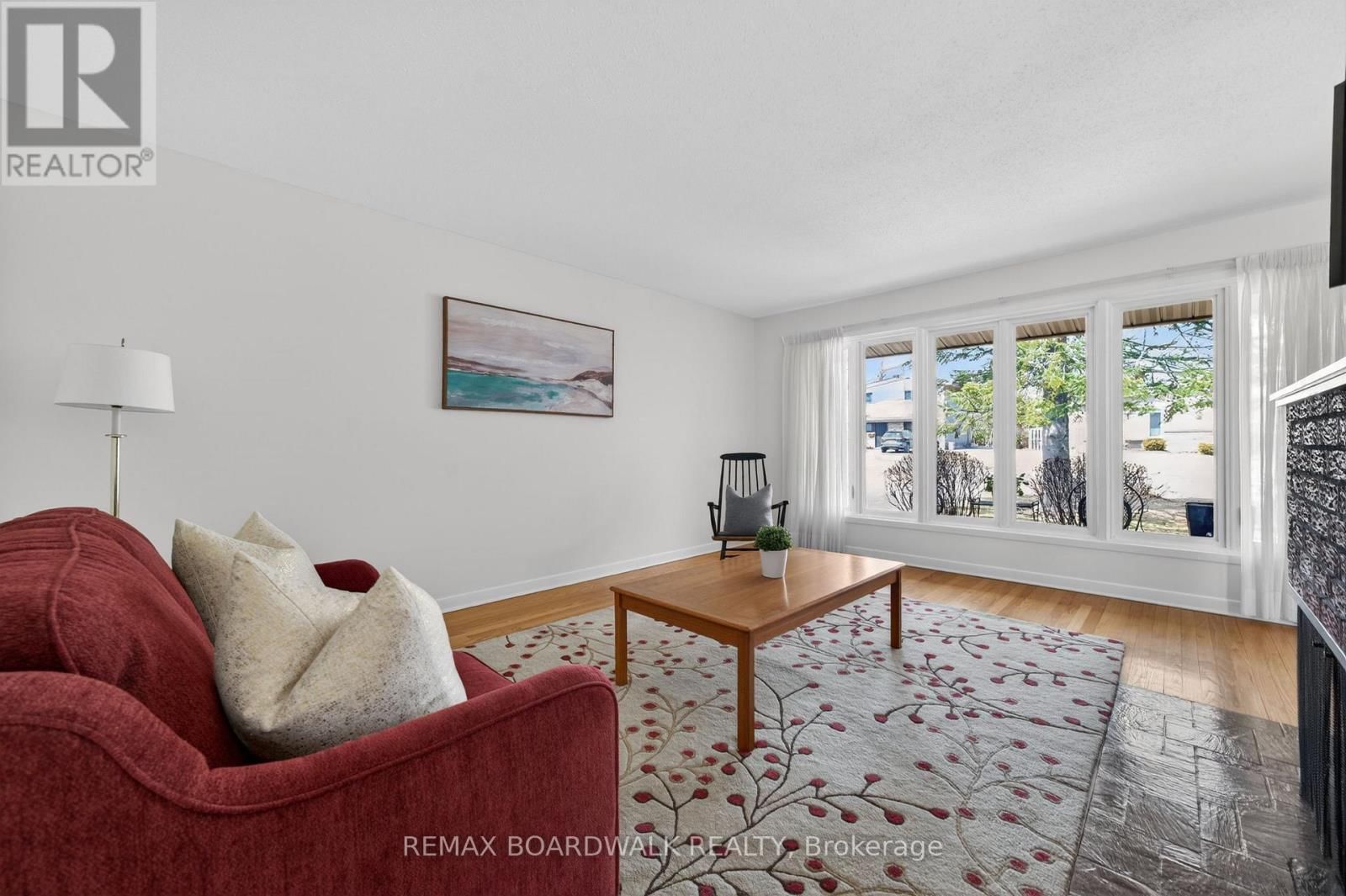 32 BOWMOOR AVENUE Image 9