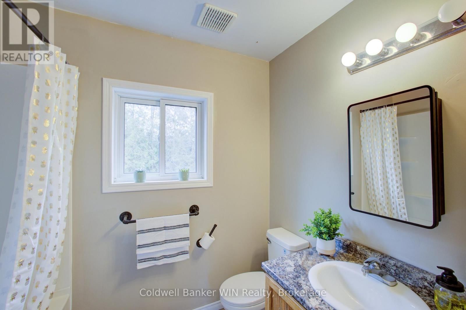 14 FARRELL LANE Image 25