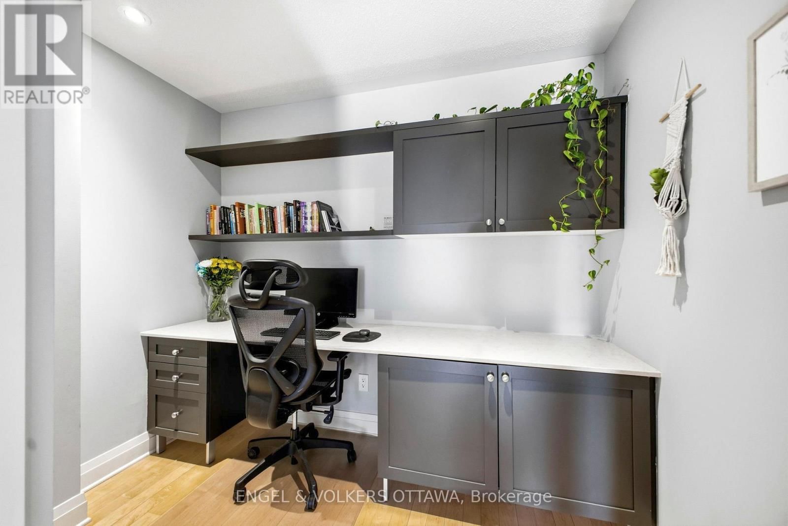 122 NUTTING CRESCENT Image 4