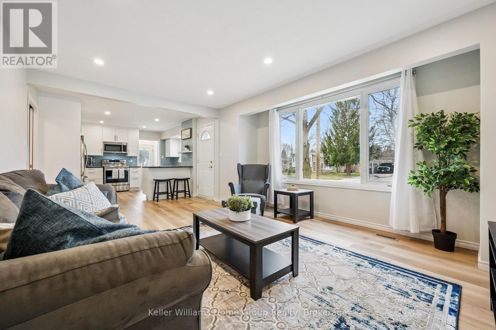 23 HASTINGS BOULEVARD Image 10