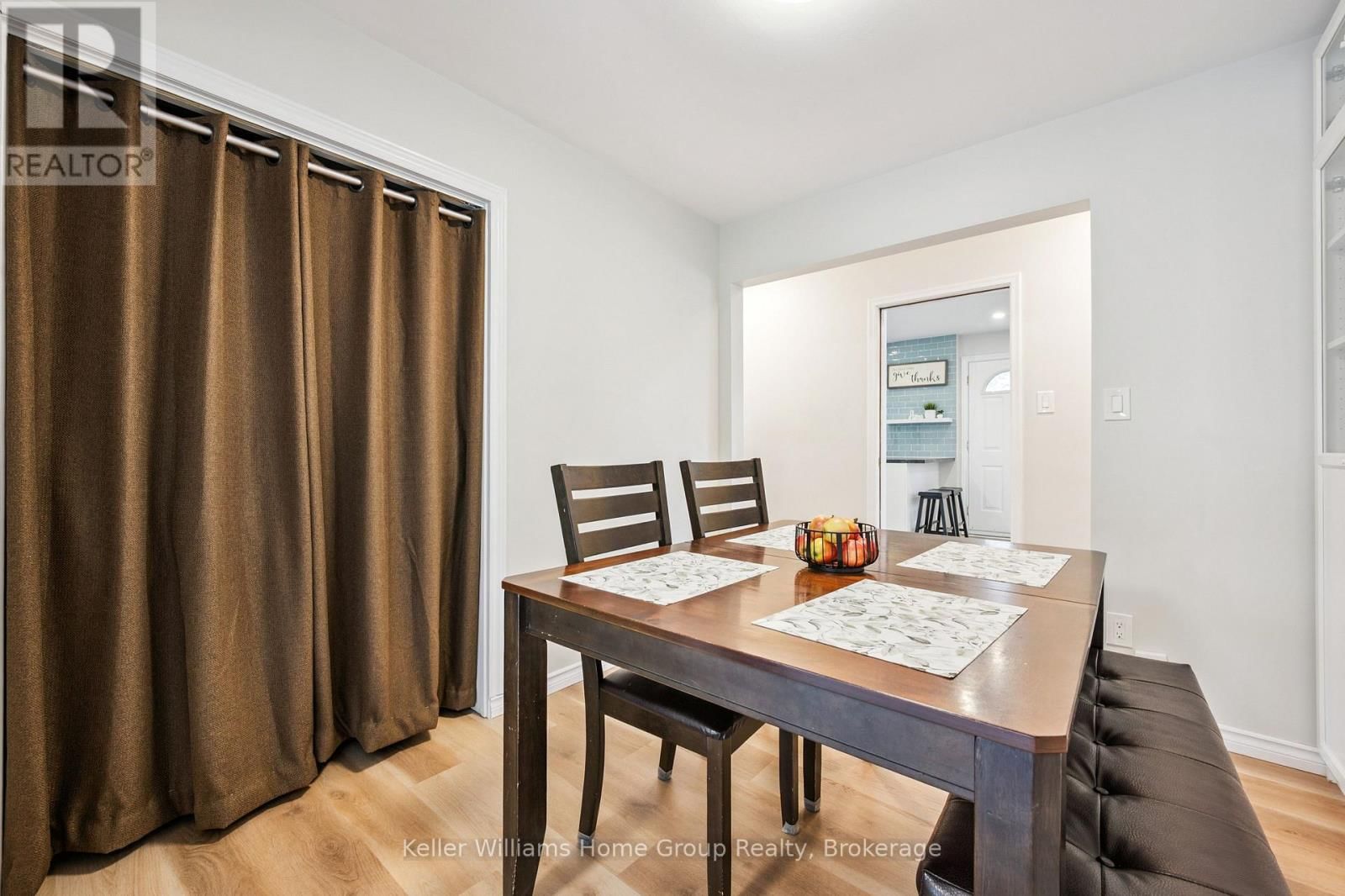 23 HASTINGS BOULEVARD Image 19