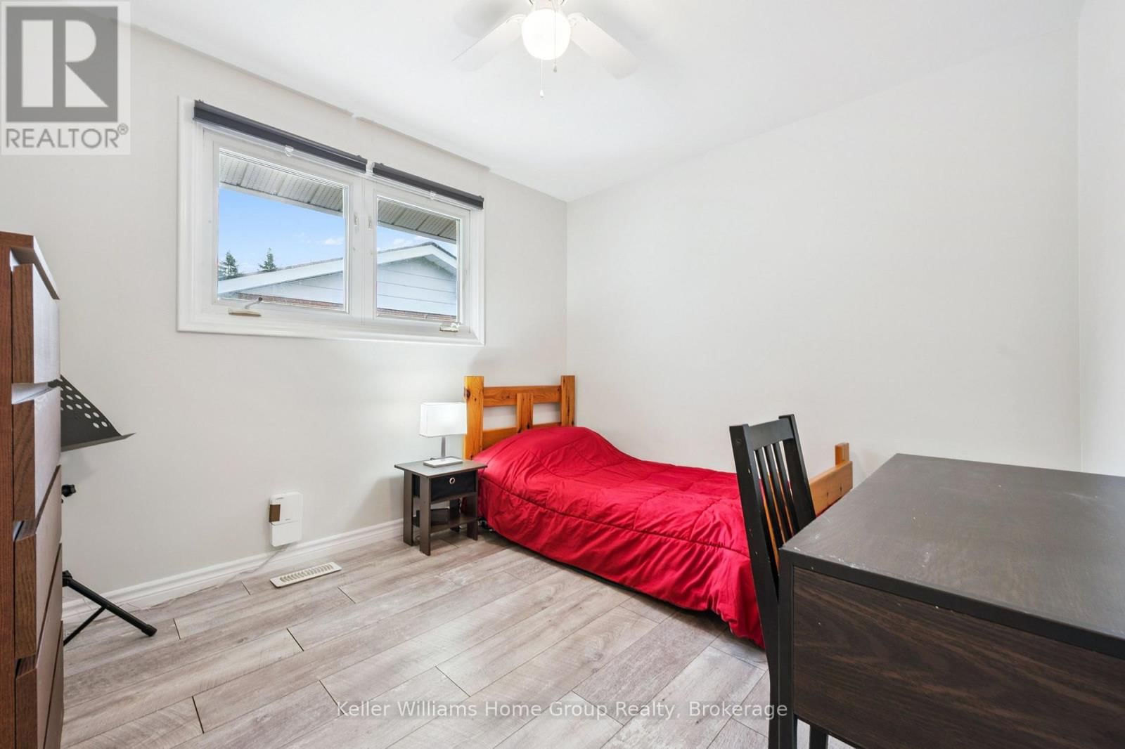 23 HASTINGS BOULEVARD Image 26