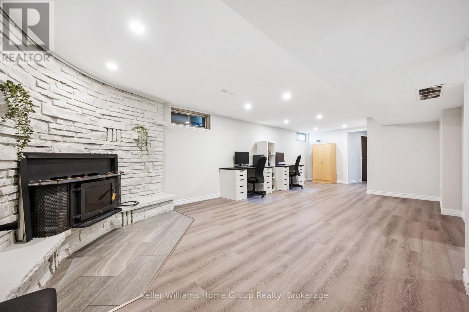 23 HASTINGS BOULEVARD Image 30