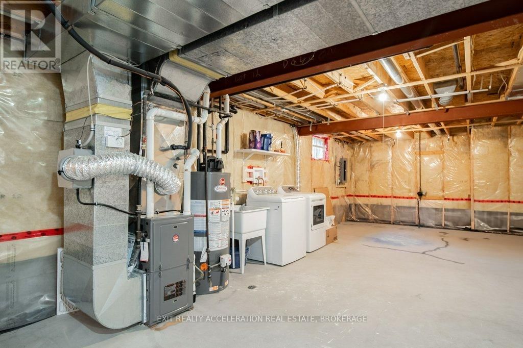 753 SHIRE'S WAY Image 32