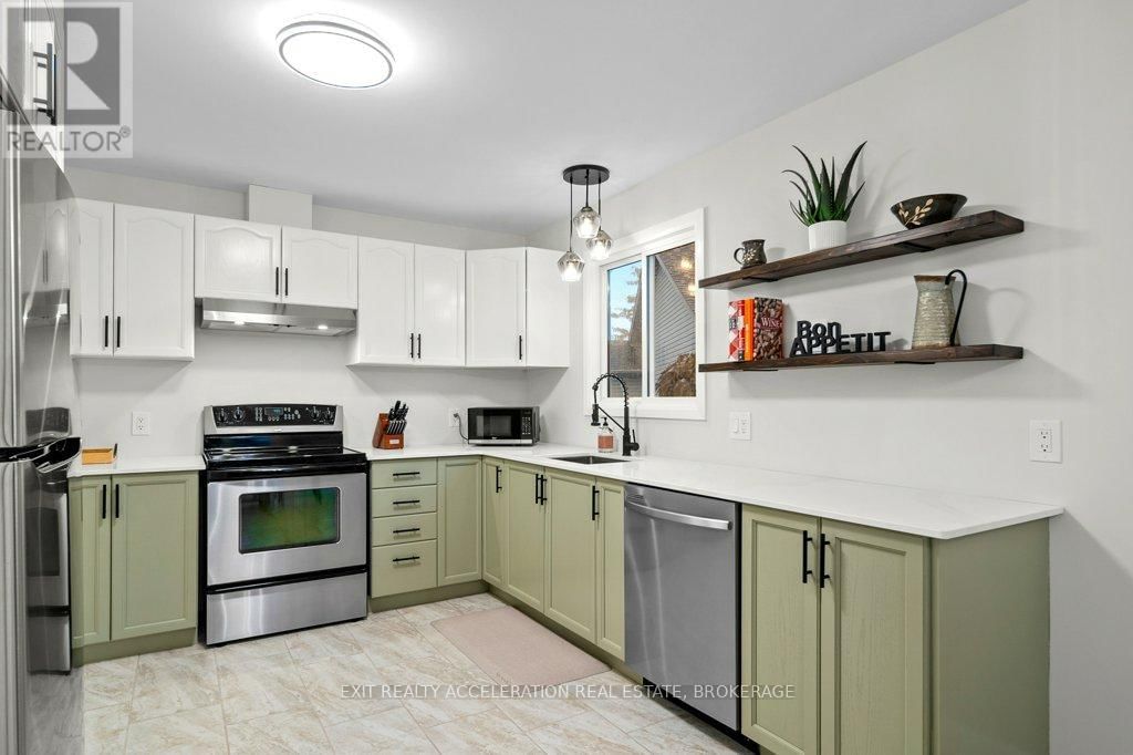 753 SHIRE'S WAY Image 9