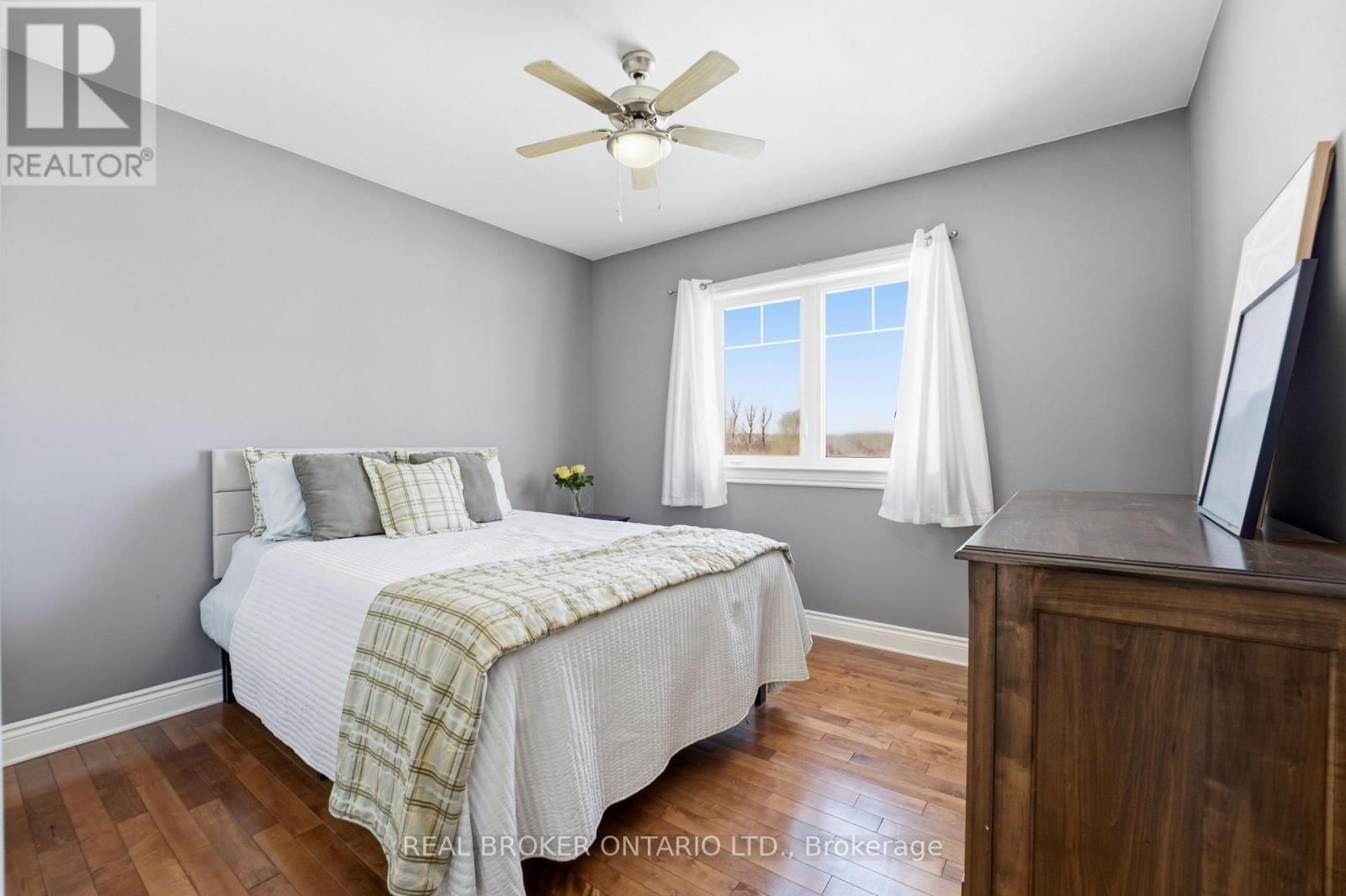 933 CRAIG ROAD Image 27